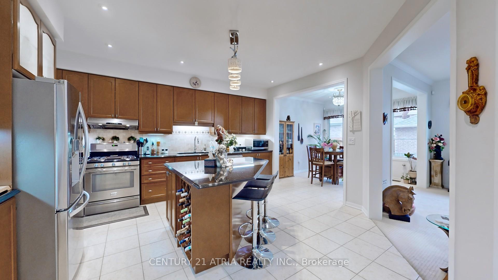 Photo 10 of 69 Diamond Jubilee Drive, Markham, Cornell — HOMEH