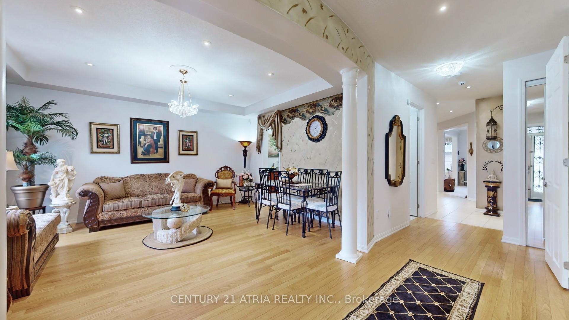 Photo 16 of 69 Diamond Jubilee Drive, Markham, Cornell — HOMEH