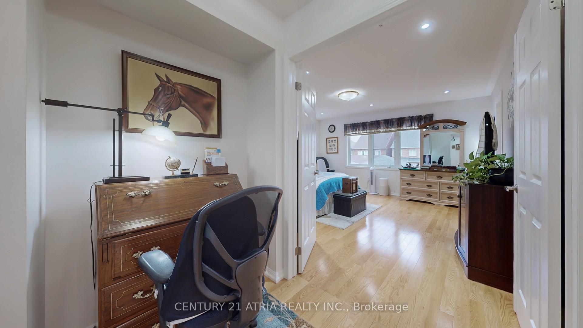 Photo 17 of 69 Diamond Jubilee Drive, Markham, Cornell — HOMEH