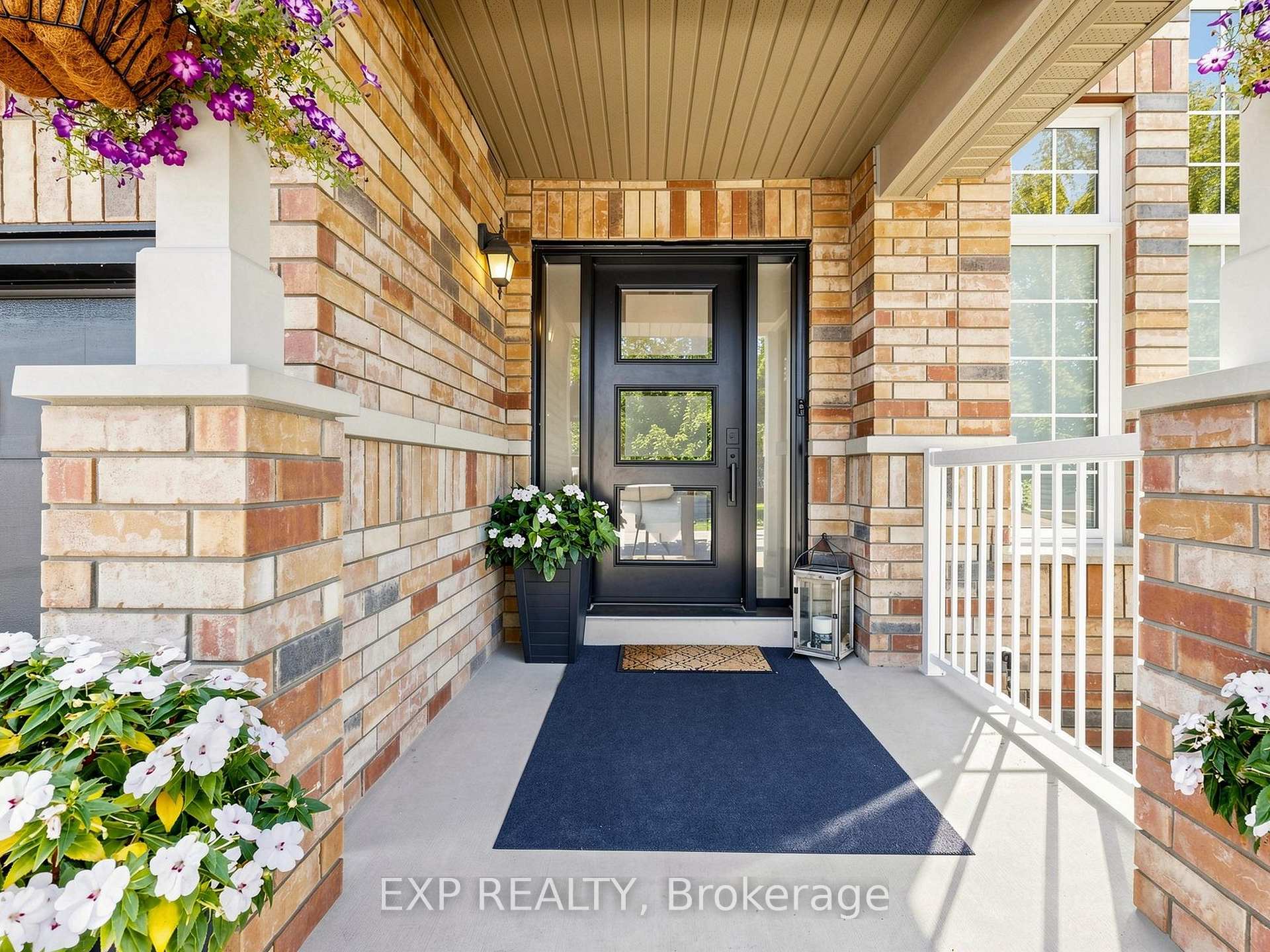 Photo 4 of 9 Carness Crescent, Georgina, Keswick South — HOMEH
