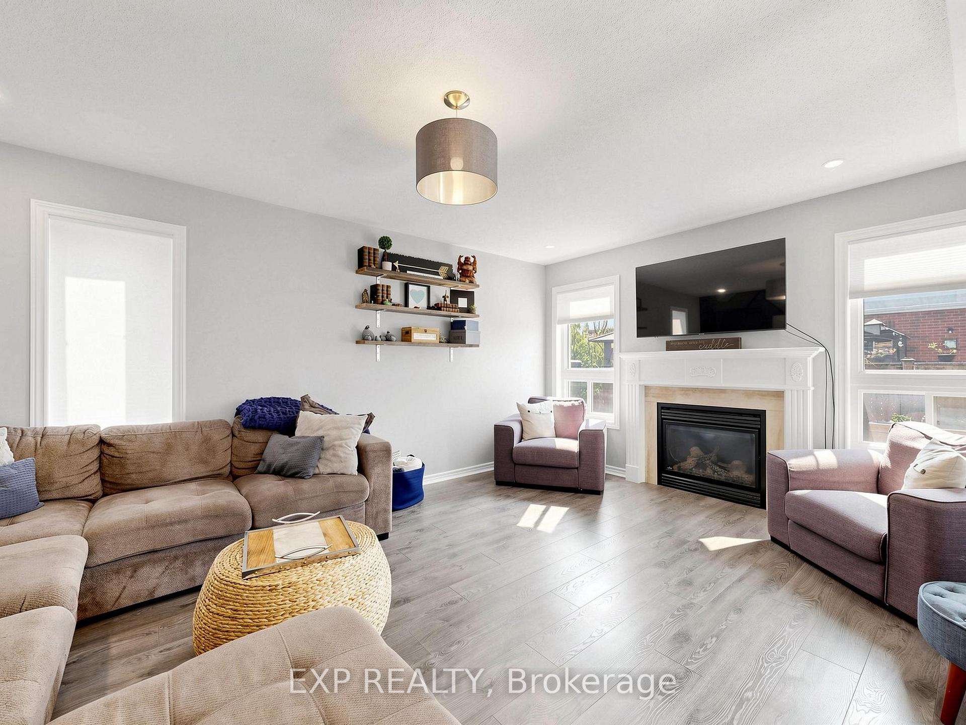 Photo 13 of 9 Carness Crescent, Georgina, Keswick South — HOMEH