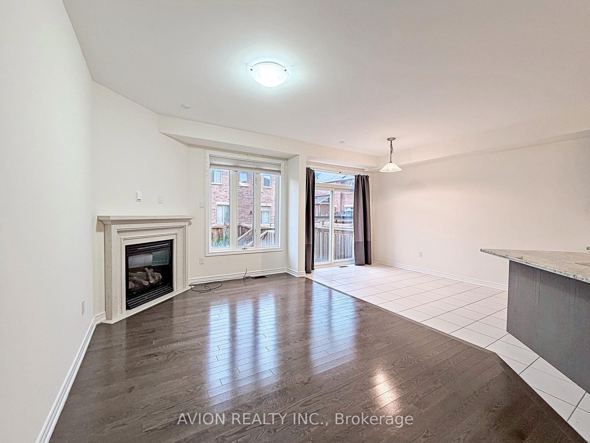Photo 3 of 124 Wilfred Murison Avenue, Markham, Berczy — HOMEH