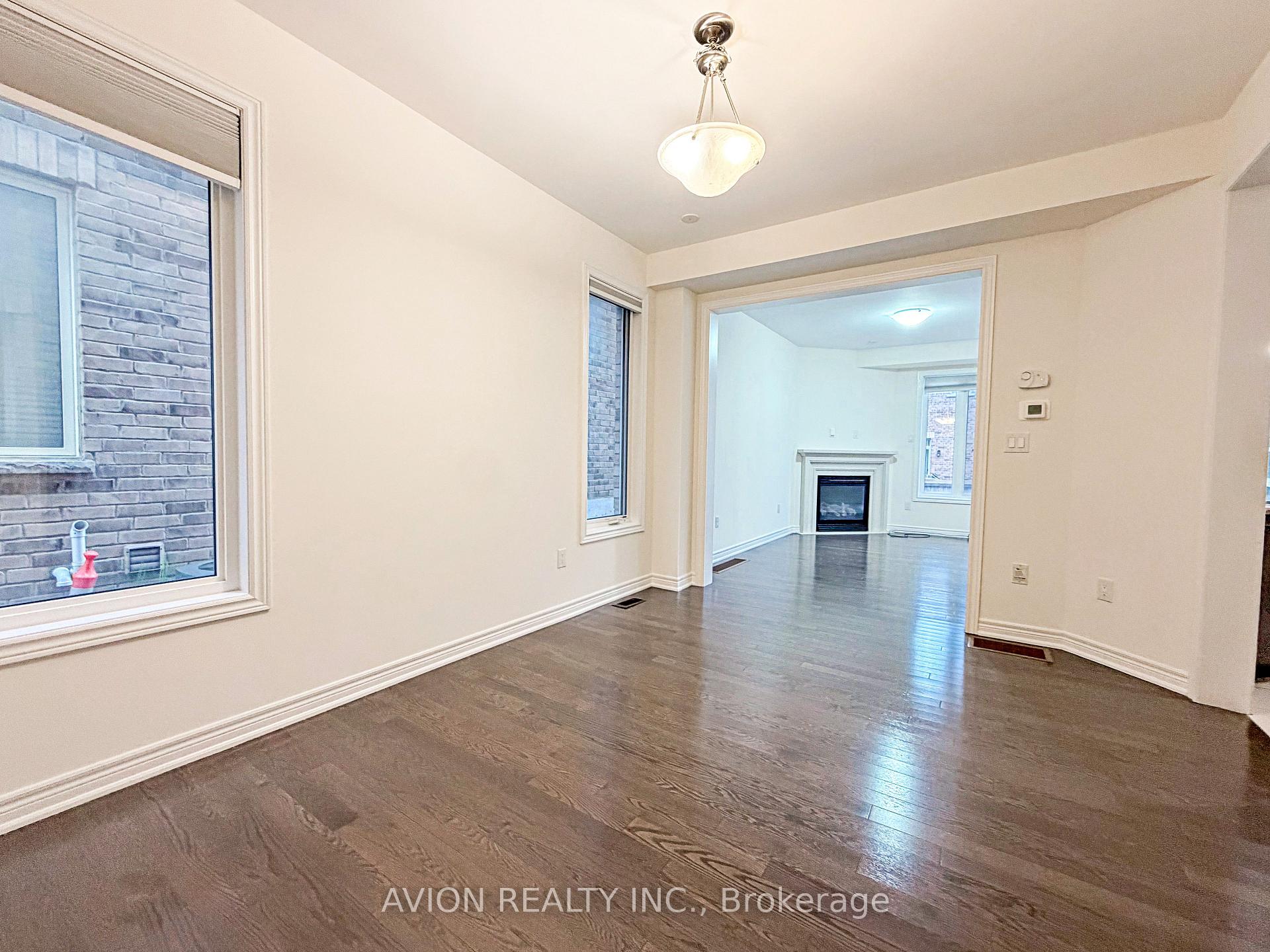 Photo 5 of 124 Wilfred Murison Avenue, Markham, Berczy — HOMEH