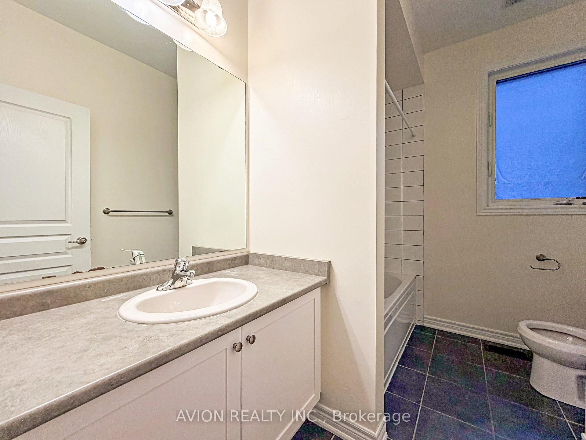 Photo 20 of 124 Wilfred Murison Avenue, Markham, Berczy — HOMEH