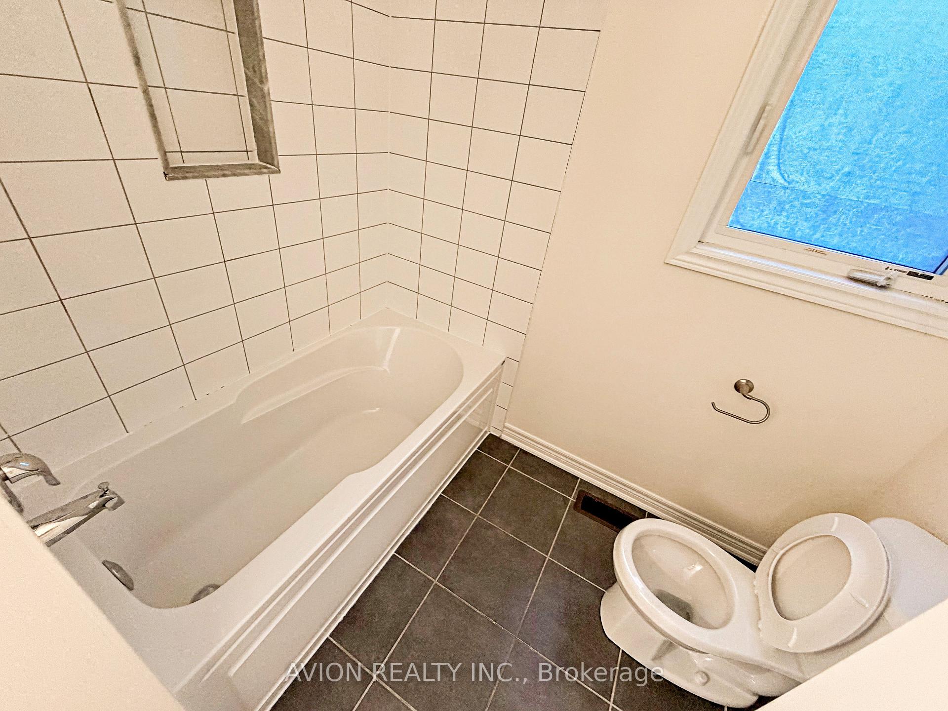 Photo 21 of 124 Wilfred Murison Avenue, Markham, Berczy — HOMEH