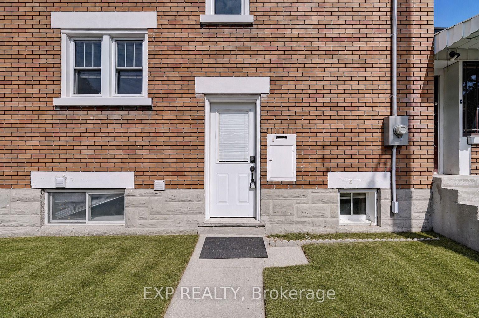 Photo 3 of 147 Courtland Avenue E, Kitchener, Cedar Hill — HOMEH