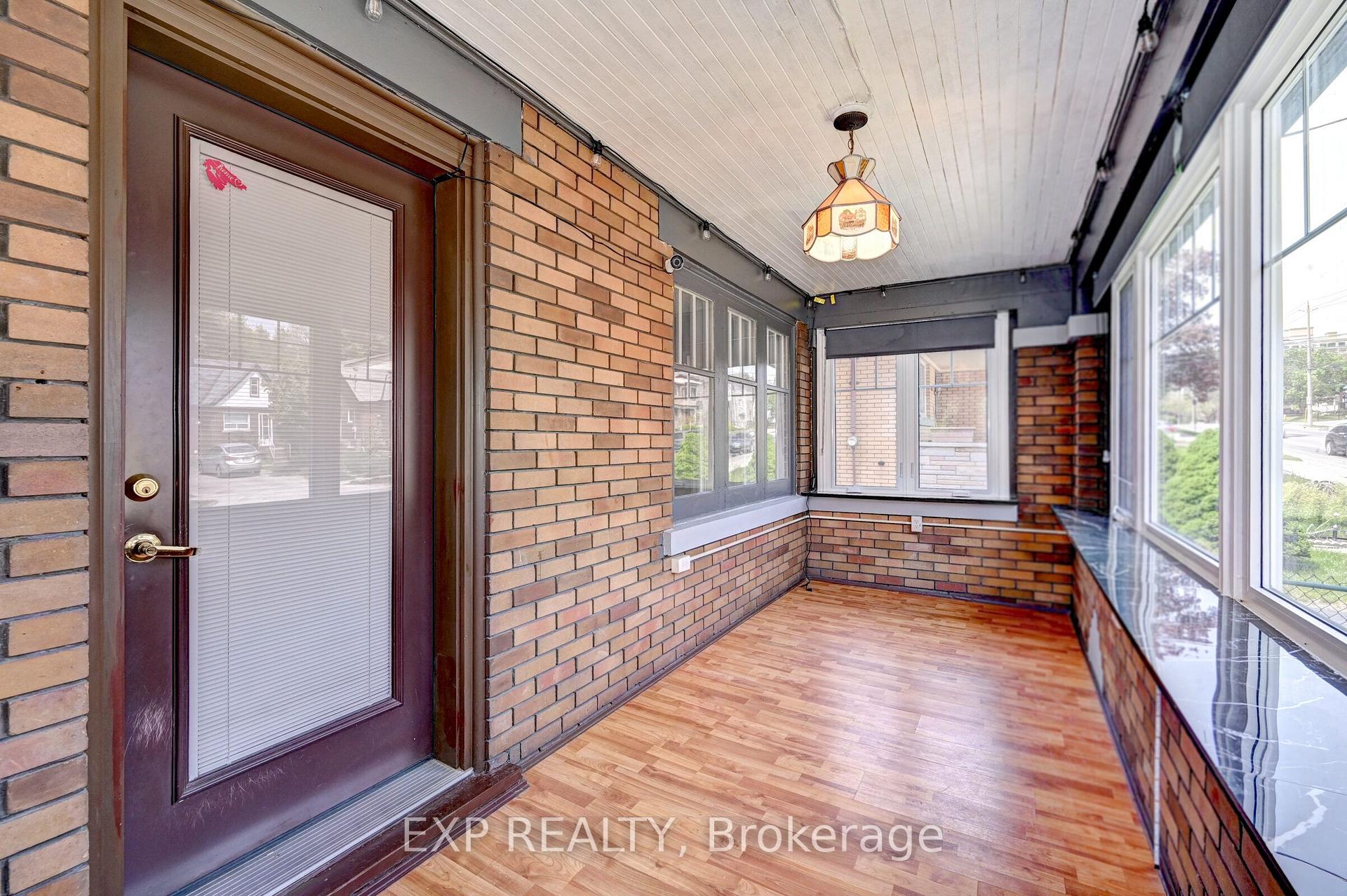 Photo 5 of 147 Courtland Avenue E, Kitchener, Cedar Hill — HOMEH