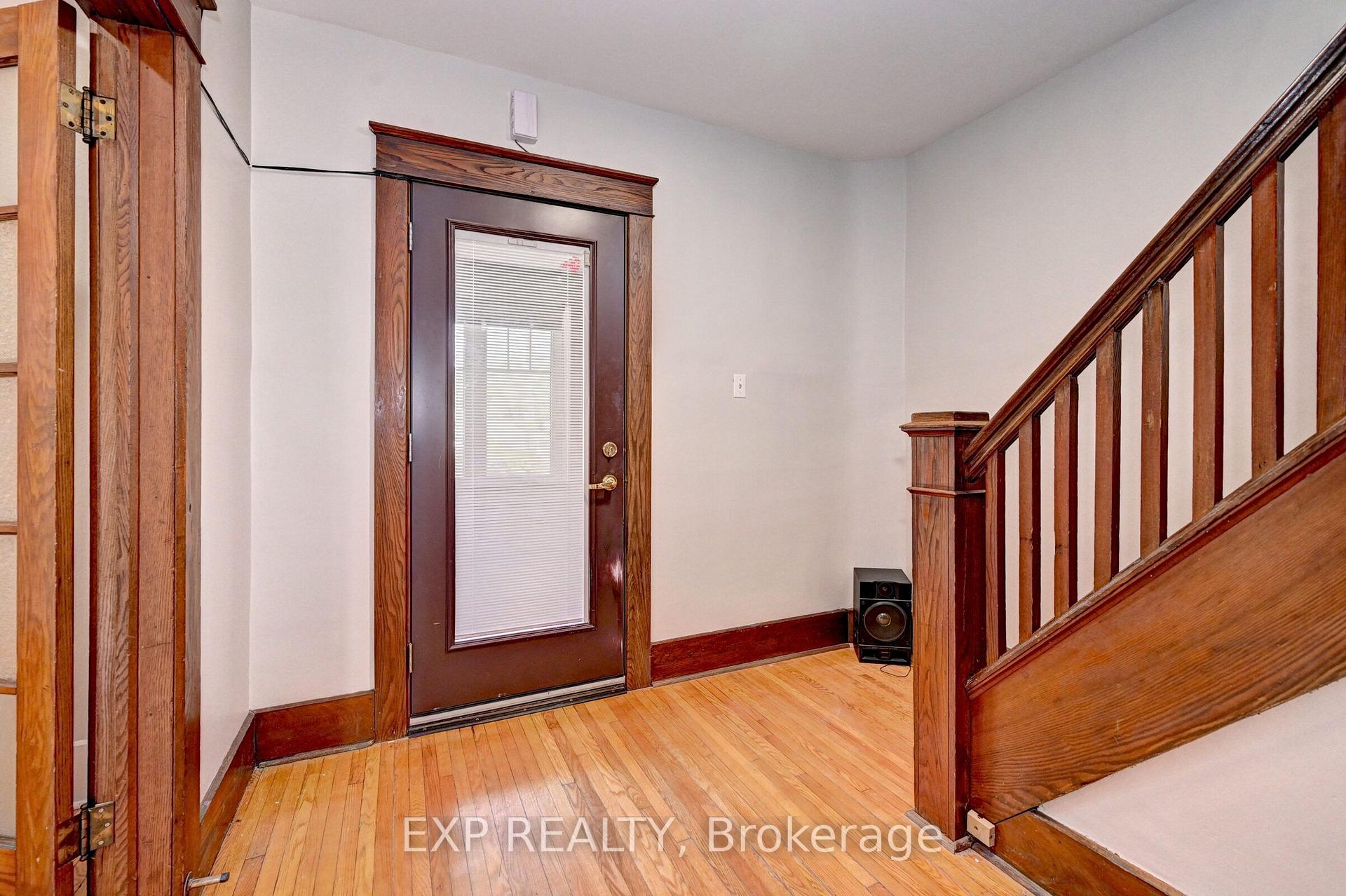 Photo 6 of 147 Courtland Avenue E, Kitchener, Cedar Hill — HOMEH