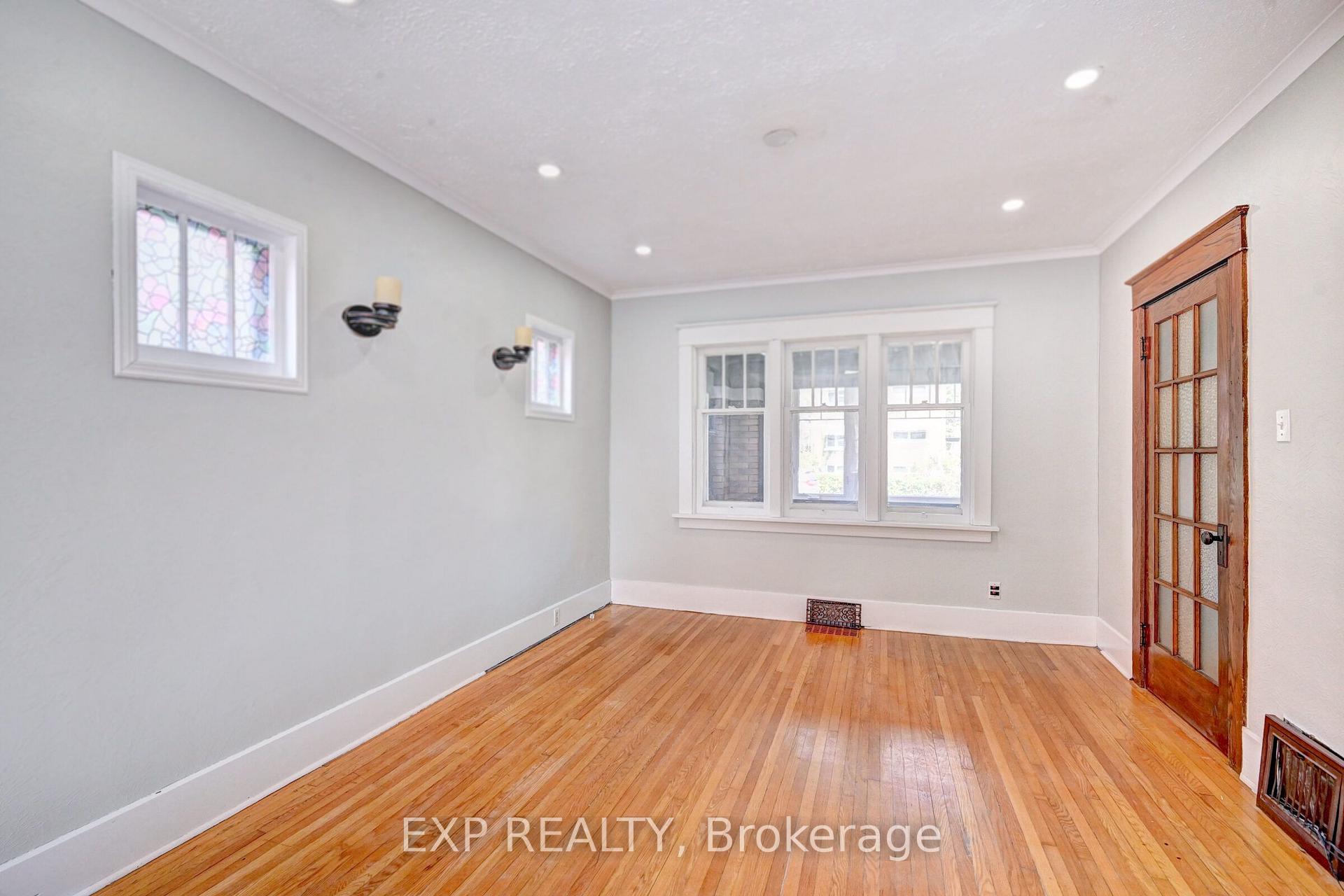 Photo 10 of 147 Courtland Avenue E, Kitchener, Cedar Hill — HOMEH