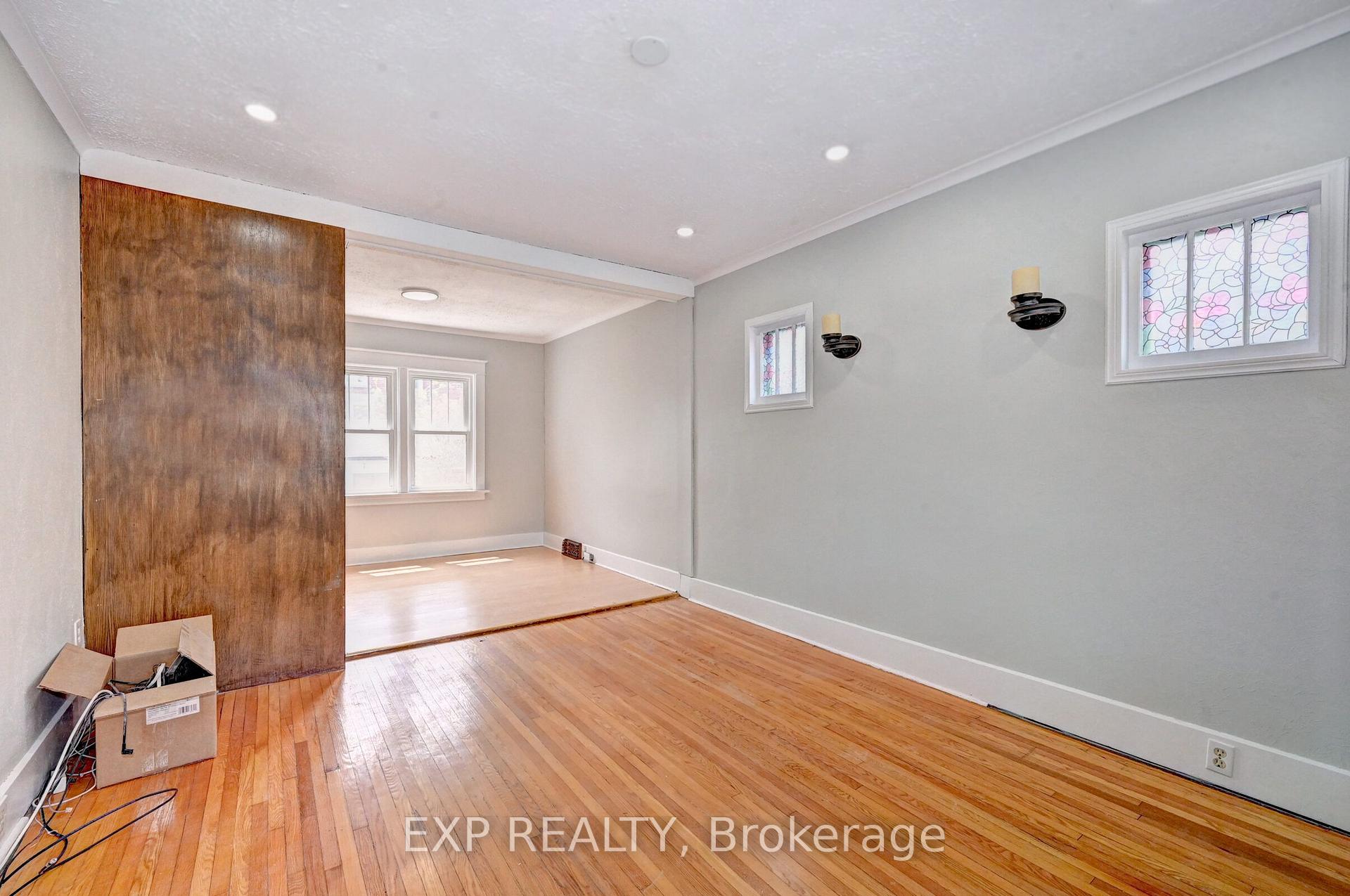 Photo 11 of 147 Courtland Avenue E, Kitchener, Cedar Hill — HOMEH