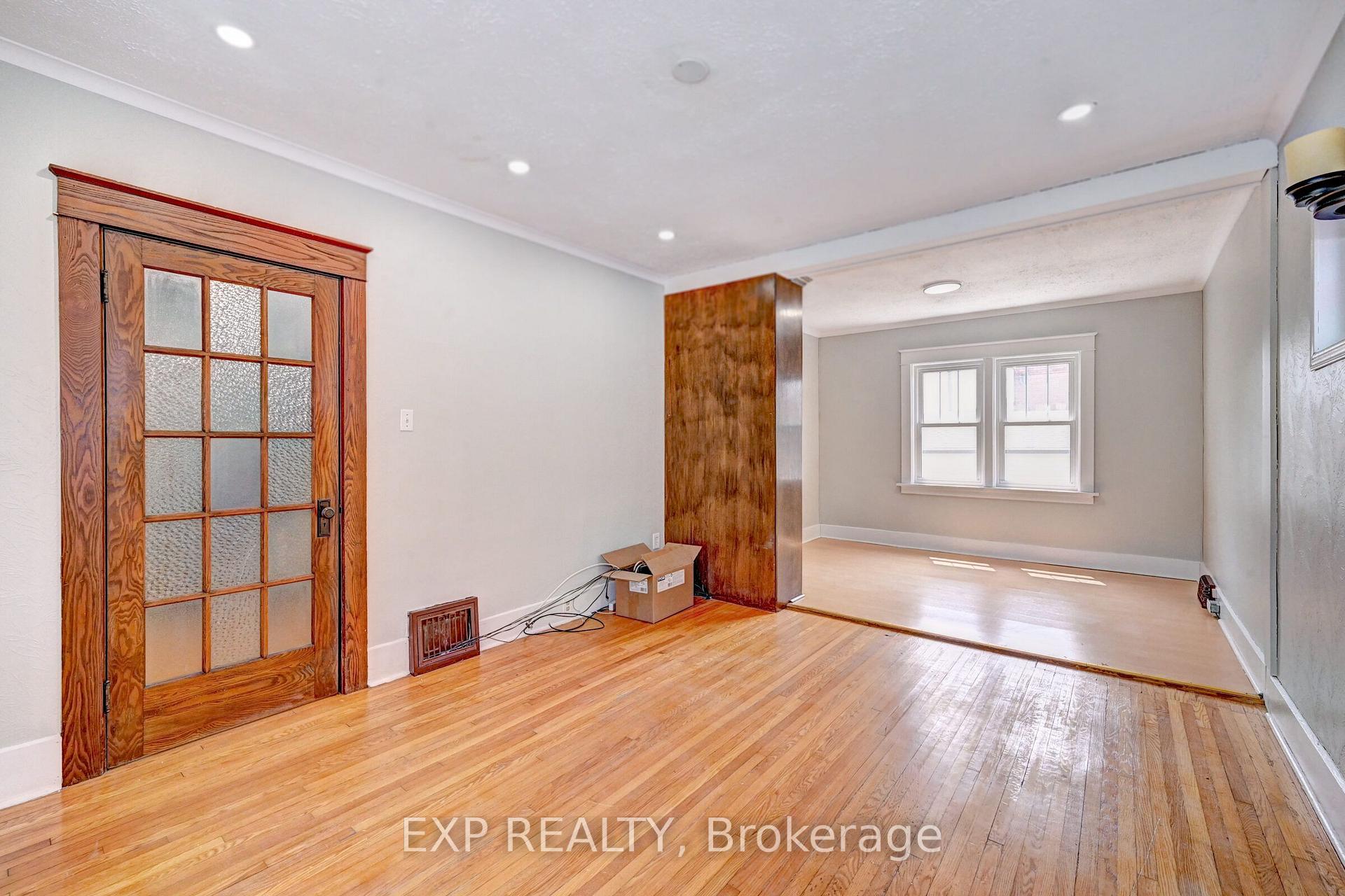 Photo 12 of 147 Courtland Avenue E, Kitchener, Cedar Hill — HOMEH