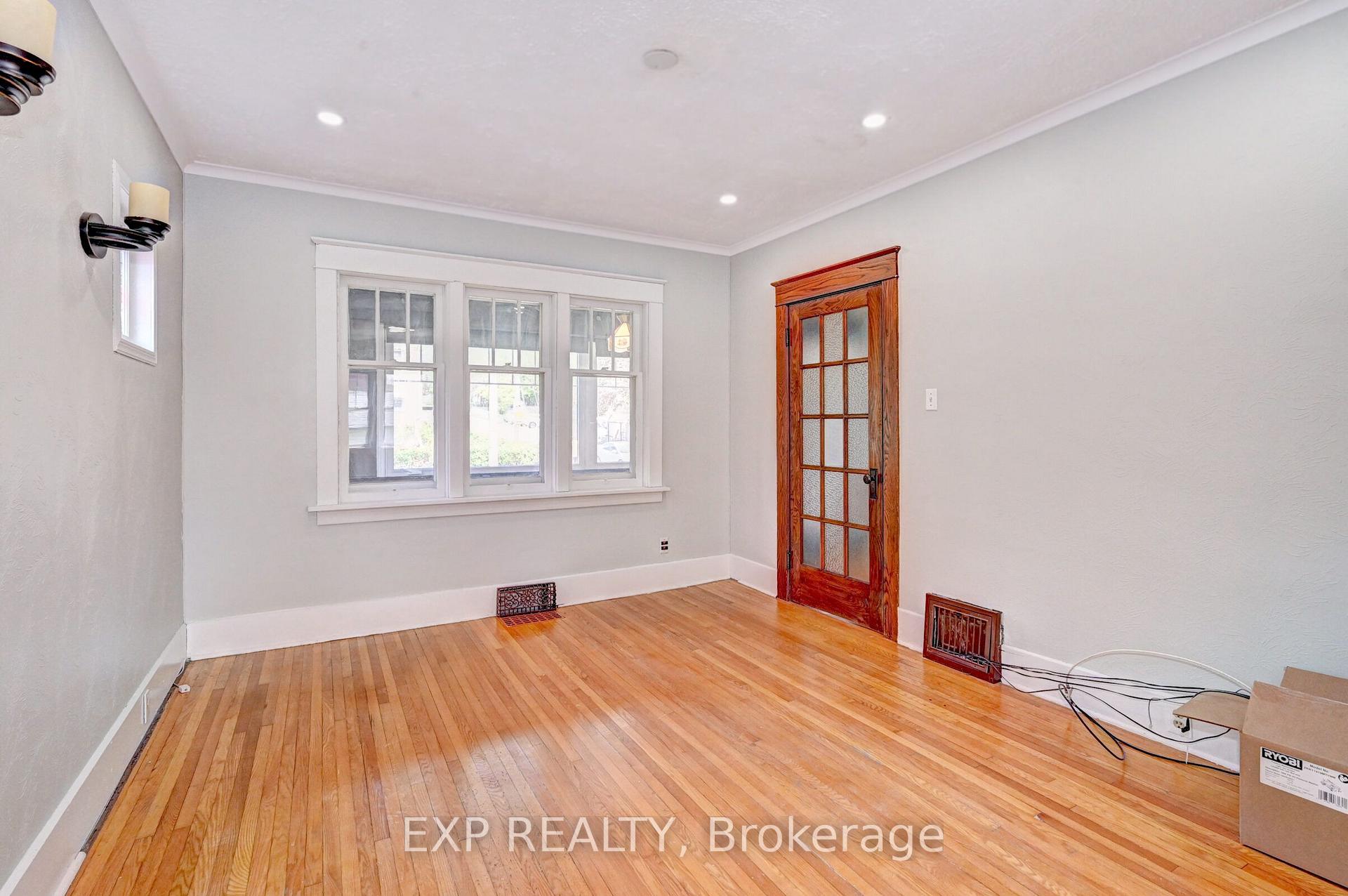 Photo 13 of 147 Courtland Avenue E, Kitchener, Cedar Hill — HOMEH