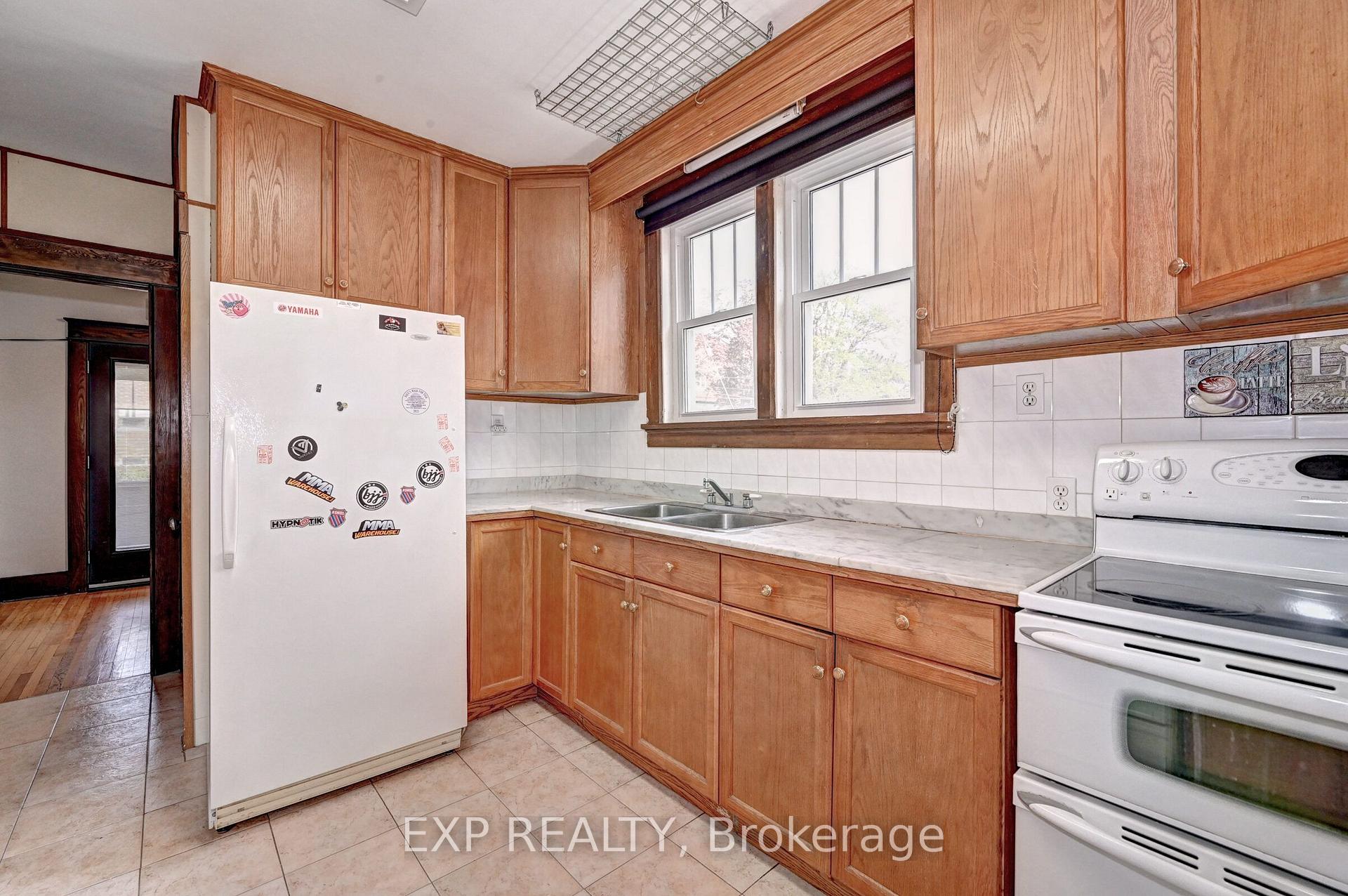 Photo 16 of 147 Courtland Avenue E, Kitchener, Cedar Hill — HOMEH