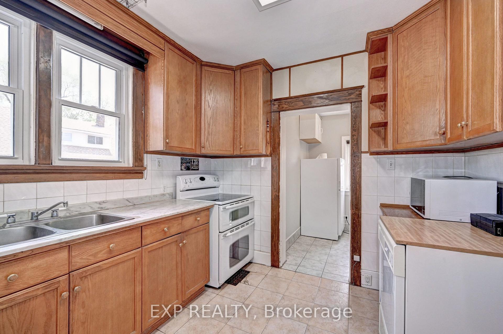 Photo 17 of 147 Courtland Avenue E, Kitchener, Cedar Hill — HOMEH