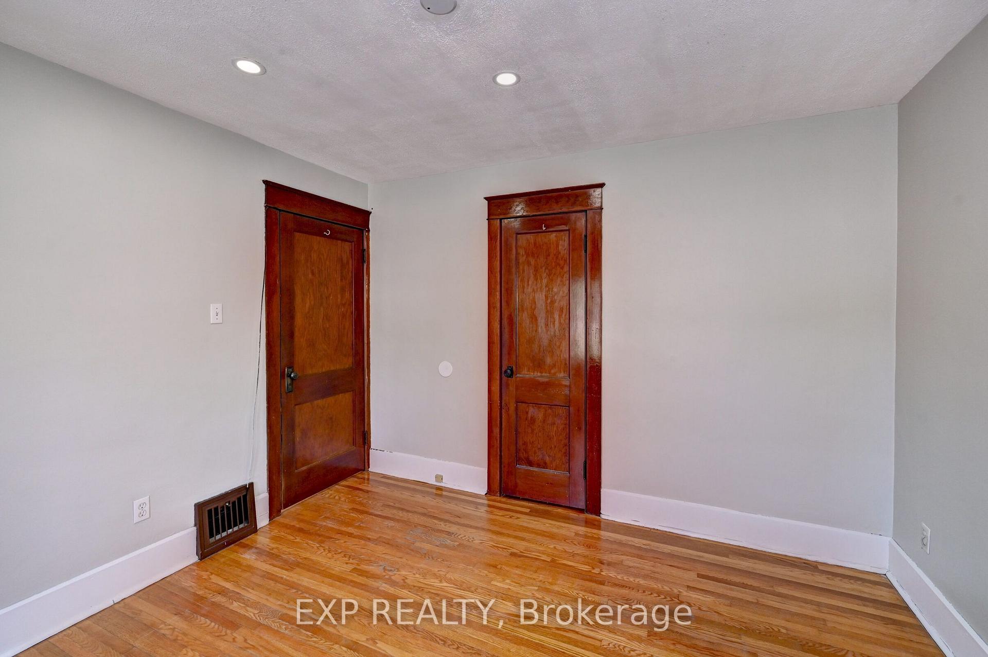 Photo 20 of 147 Courtland Avenue E, Kitchener, Cedar Hill — HOMEH