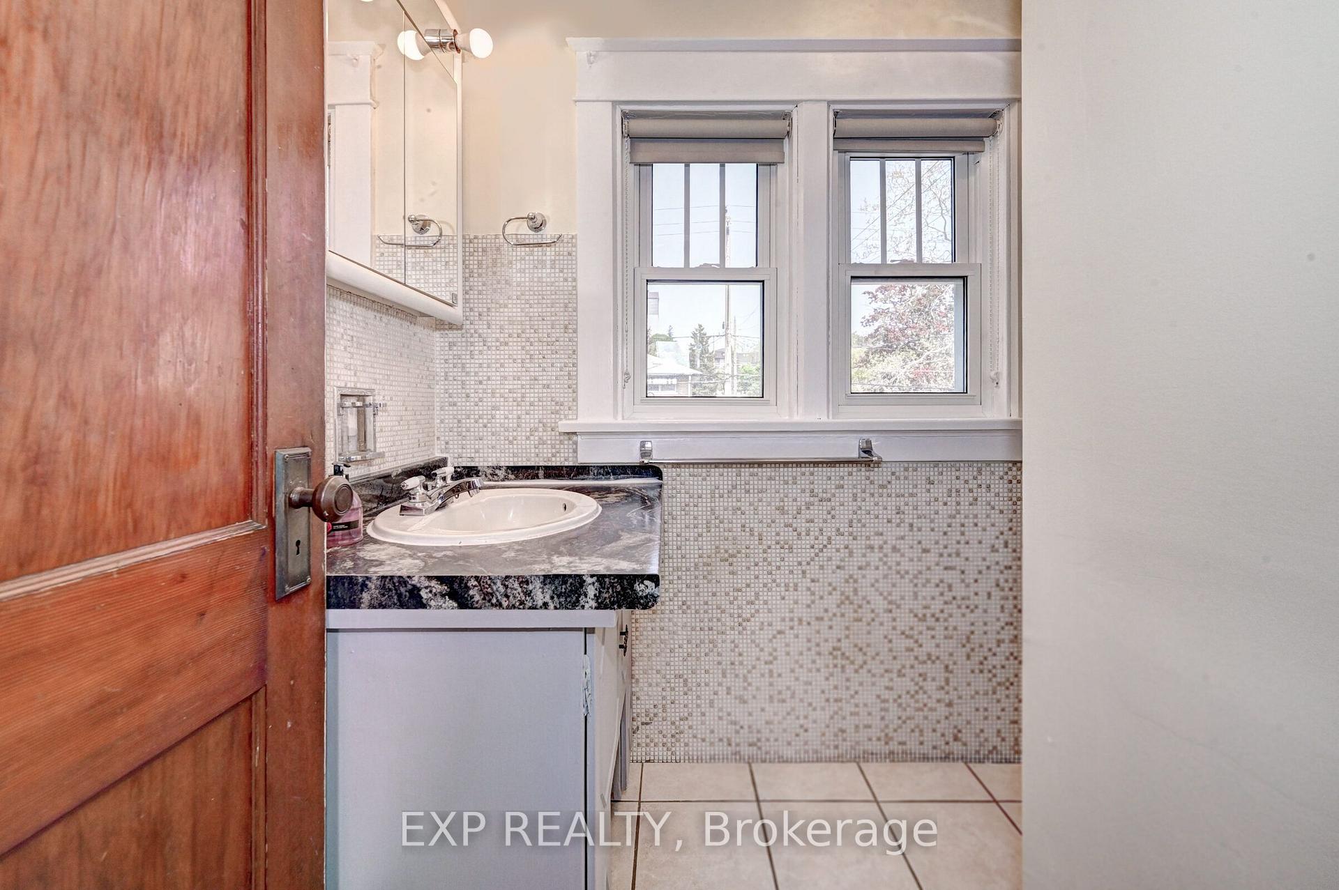 Photo 23 of 147 Courtland Avenue E, Kitchener, Cedar Hill — HOMEH