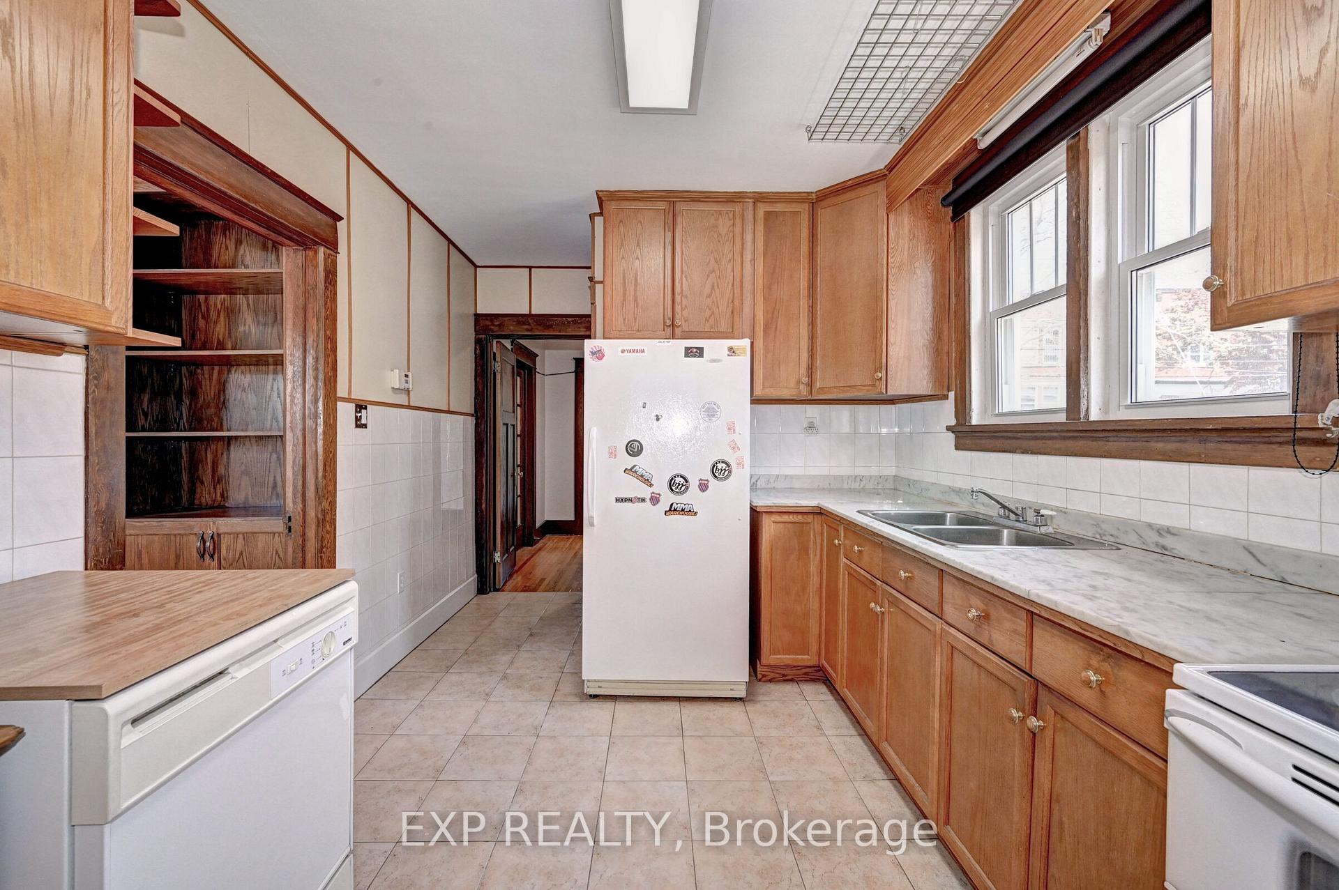 Photo 25 of 147 Courtland Avenue E, Kitchener, Cedar Hill — HOMEH