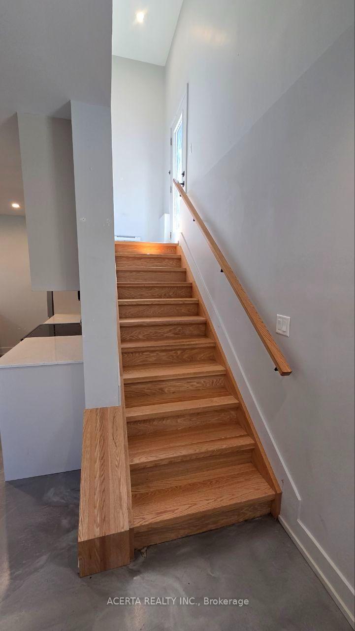 Photo 4 of Unit C, 1252 Trenton Avenue, Ottawa, Carlington — HOMEH