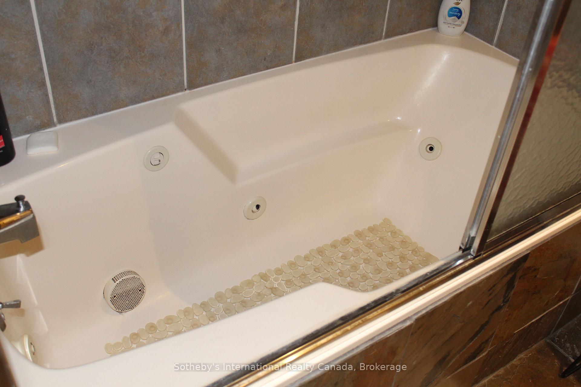 Photo 18 of Unit 115, 107 Wintergreen Place, Blue Mountains — HOMEH