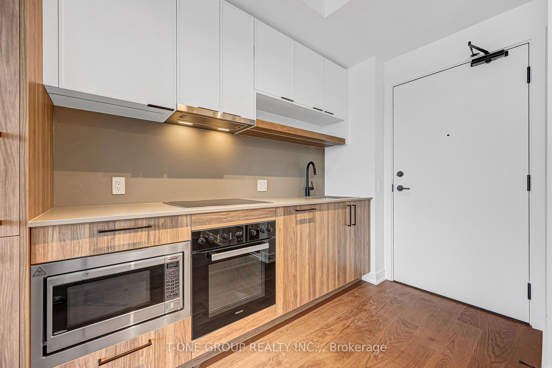Photo 5 of Unit 1210, 91 Montclair Avenue, Toronto, Forest Hill South — HOMEH