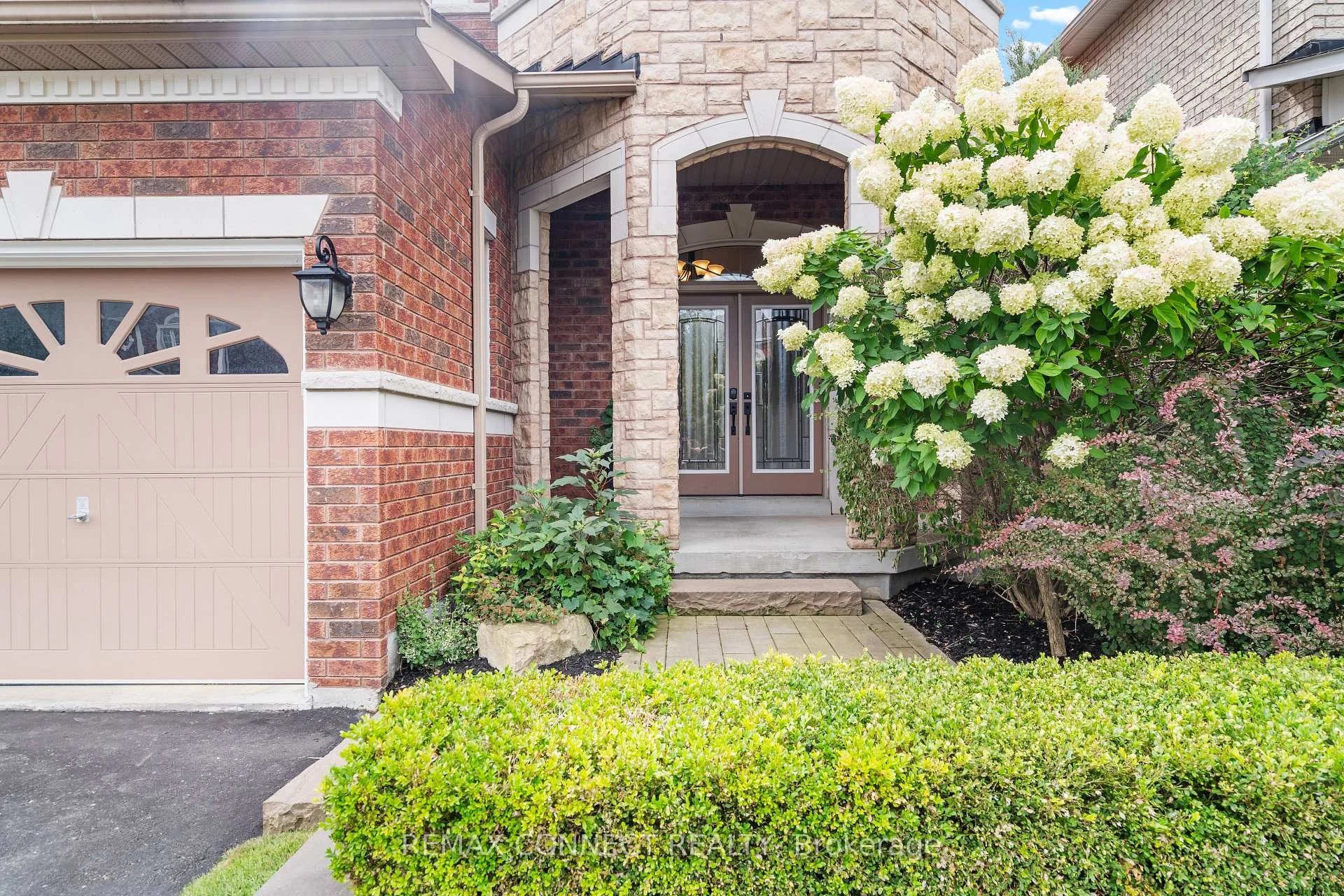 Photo 3 of 120 Sharplin Drive, Ajax, South East — HOMEH