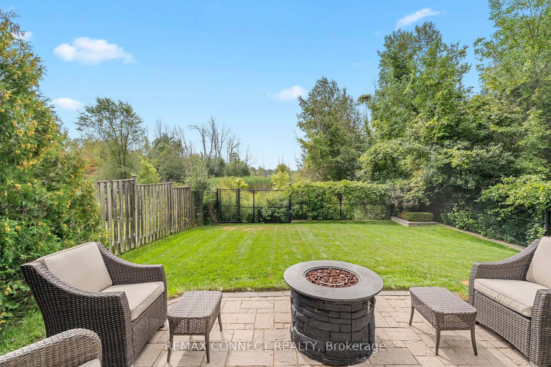 Photo 70 of 120 Sharplin Drive, Ajax, South East — HOMEH