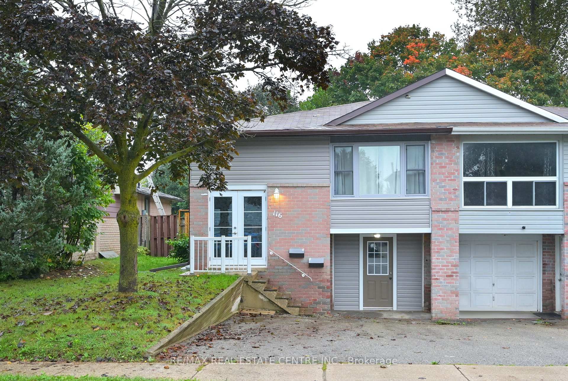 Photo of 116 Burbank Crescent