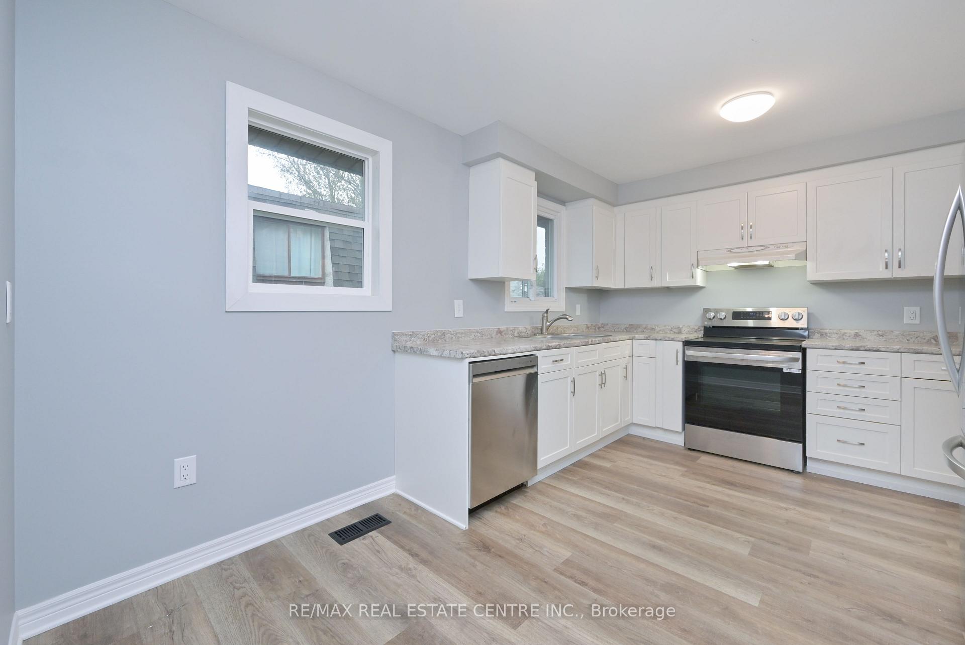 Photo 5 of 116 Burbank Crescent, Orangeville — HOMEH