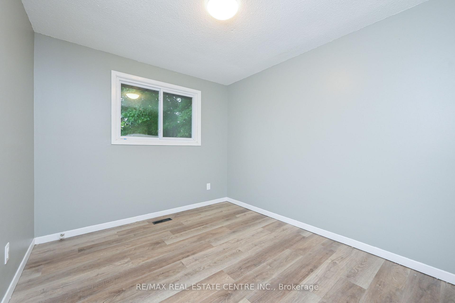 Photo 17 of 116 Burbank Crescent, Orangeville — HOMEH