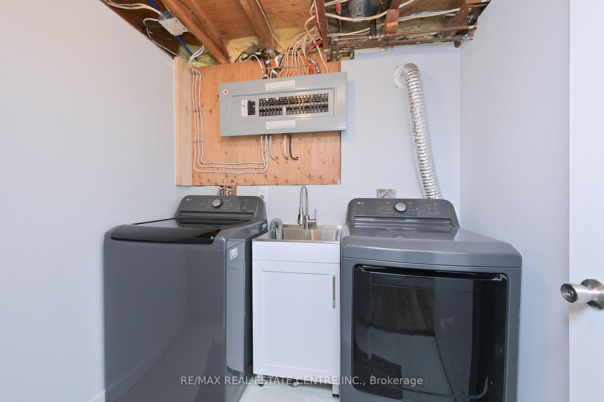 Photo 27 of 116 Burbank Crescent, Orangeville — HOMEH