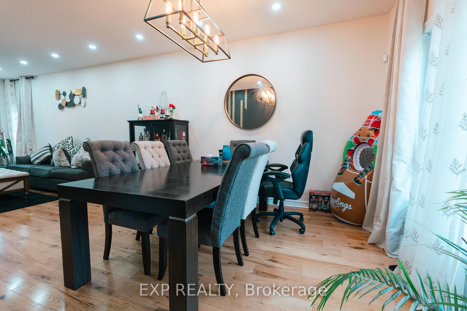 Photo 6 of Unit Upper, 206 Drinkwater Road, Brampton, Fletcher's West — HOMEH