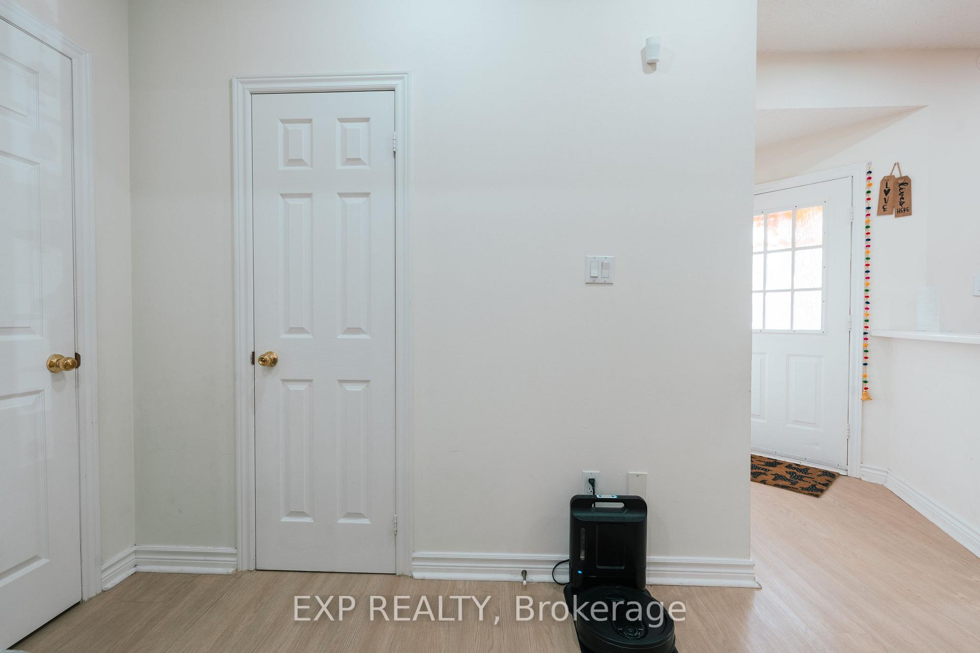 Photo 10 of Unit Upper, 206 Drinkwater Road, Brampton, Fletcher's West — HOMEH