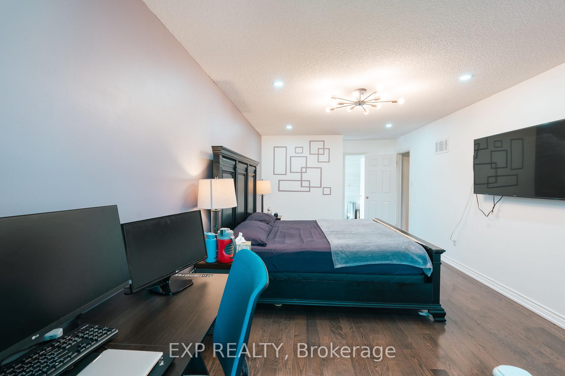 Photo 24 of Unit Upper, 206 Drinkwater Road, Brampton, Fletcher's West — HOMEH