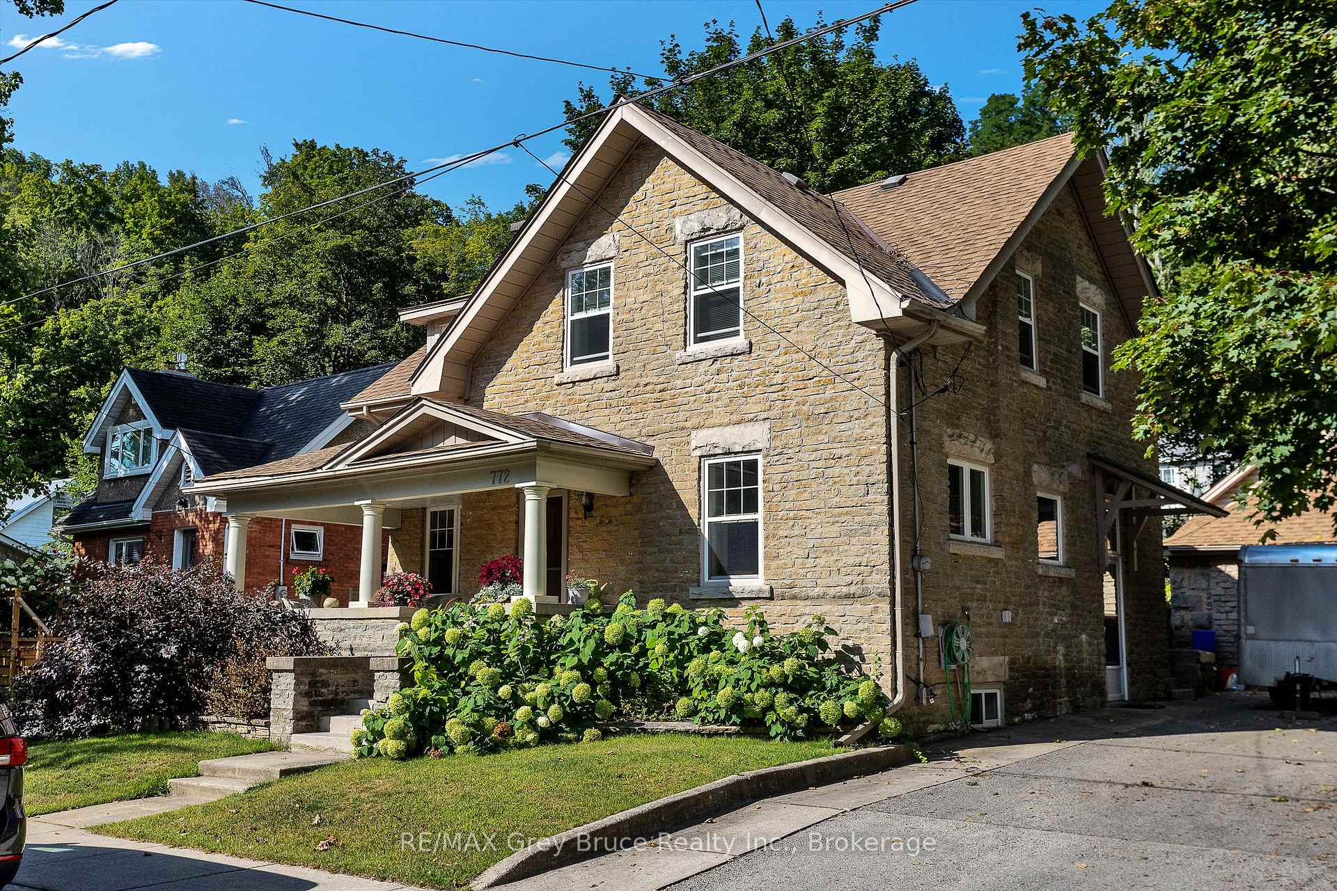 Photo 2 of 772 3rd Avenue W, Owen Sound — HOMEH