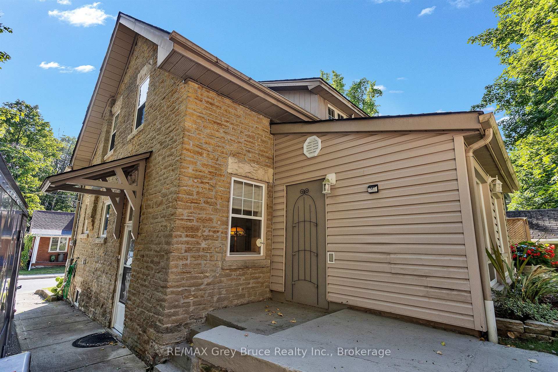 Photo 4 of 772 3rd Avenue W, Owen Sound — HOMEH