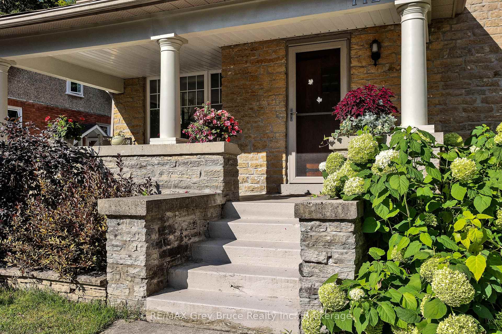 Photo 5 of 772 3rd Avenue W, Owen Sound — HOMEH