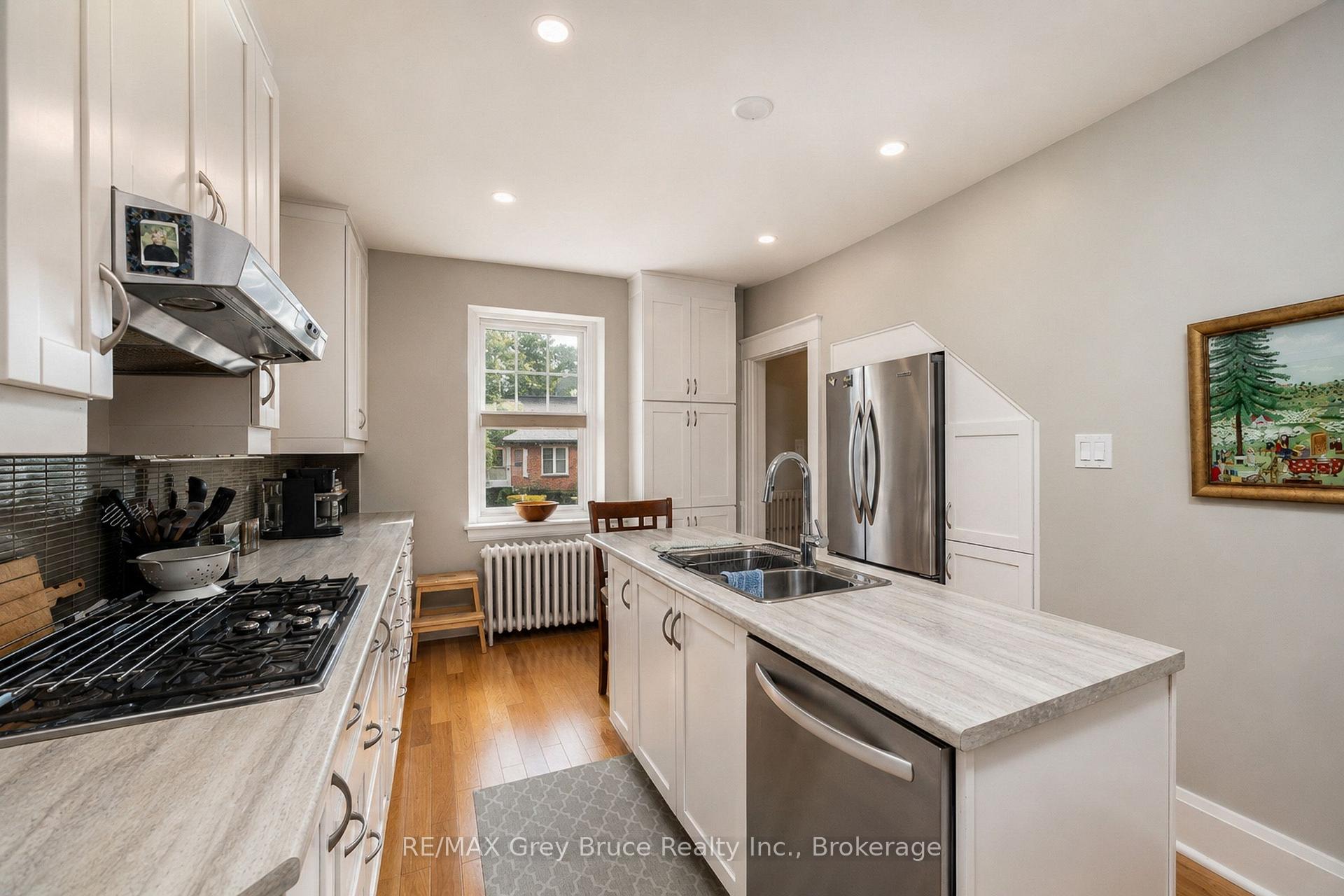 Photo 12 of 772 3rd Avenue W, Owen Sound — HOMEH