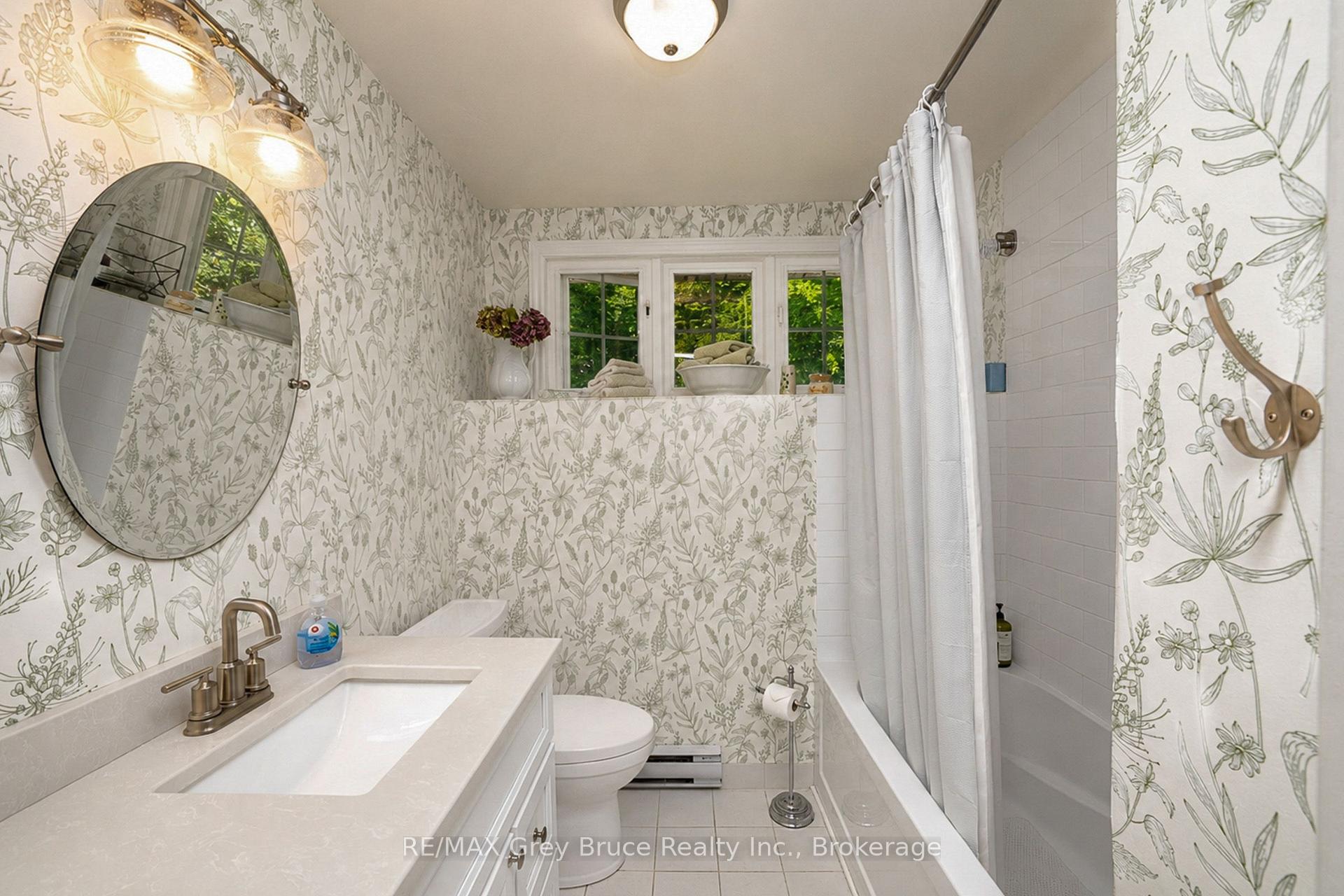 Photo 32 of 772 3rd Avenue W, Owen Sound — HOMEH