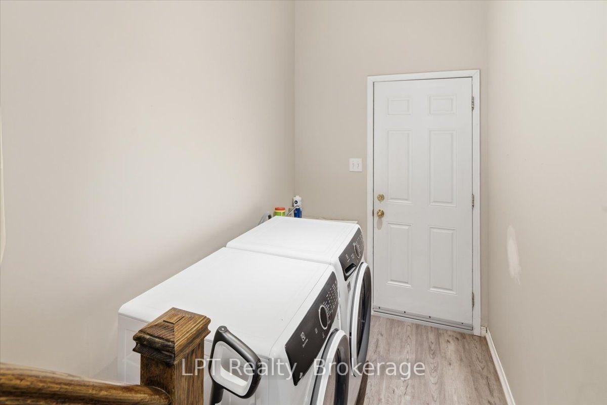 Photo 9 of 111 Lunney Crescent, Clarington, Bowmanville — HOMEH