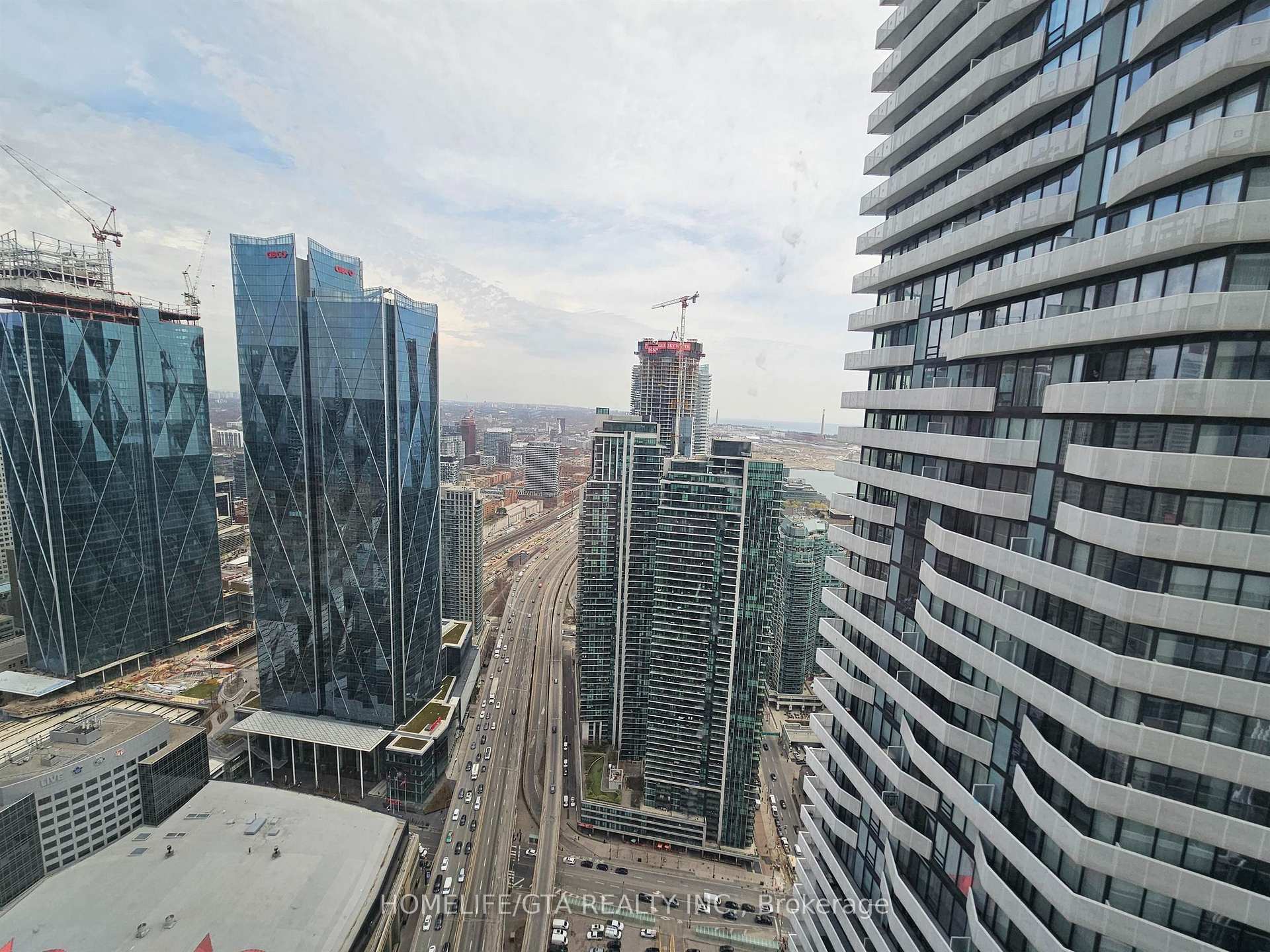 Photo 2 of Unit 5904, 100 Harbour Street, Toronto, Waterfront Communities — HOMEH