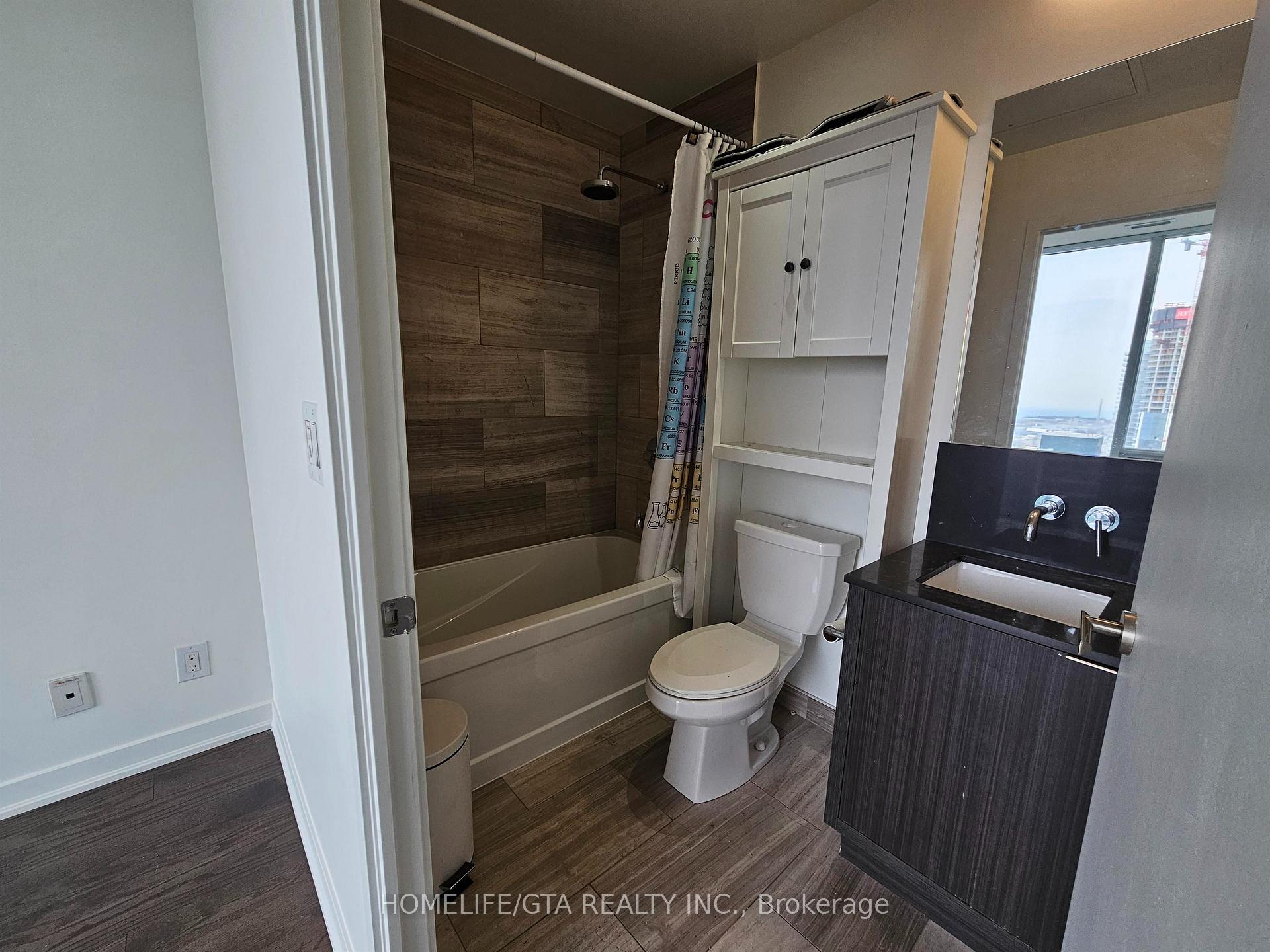 Photo 6 of Unit 5904, 100 Harbour Street, Toronto, Waterfront Communities — HOMEH