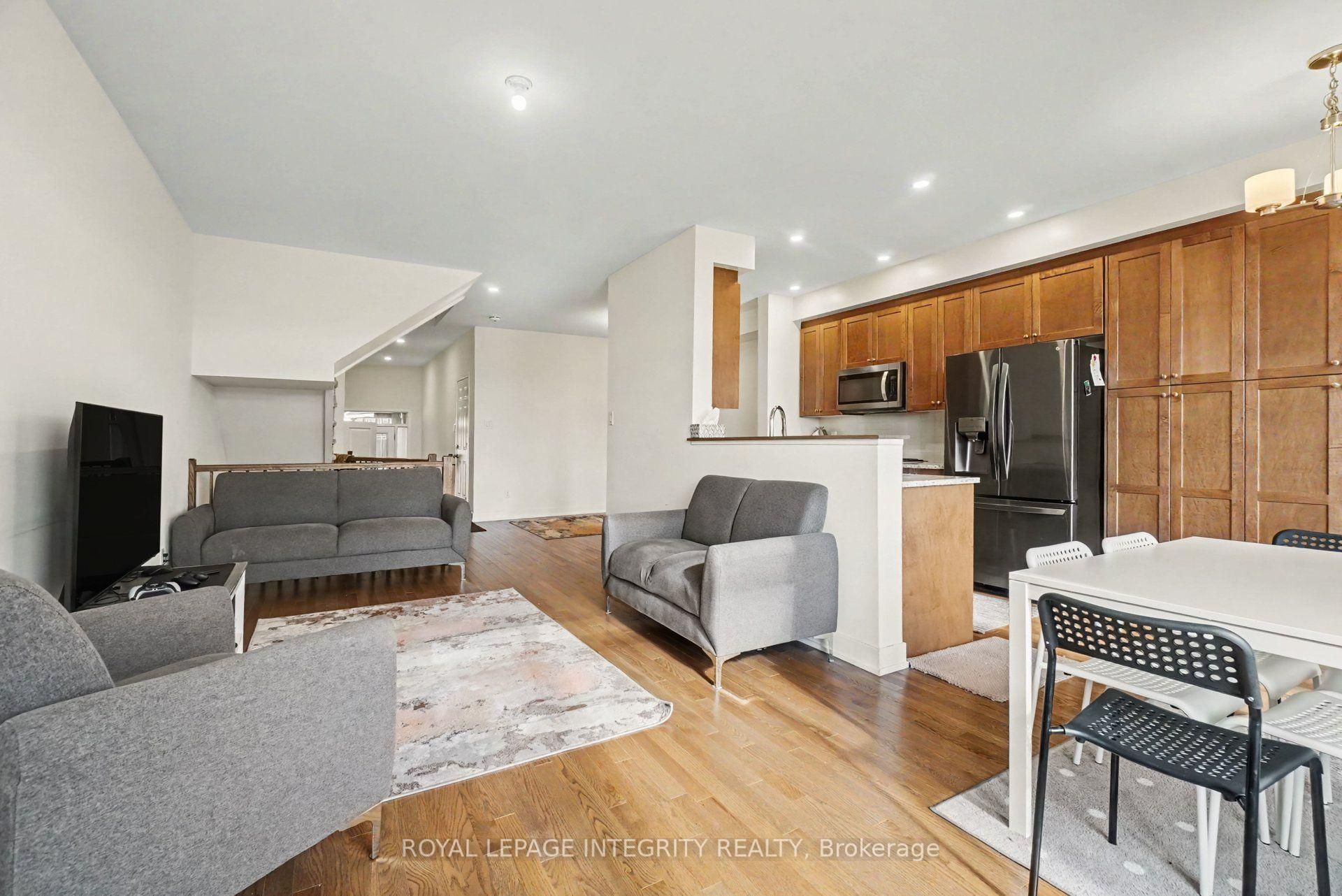 Photo 4 of 226 Monticello Avenue, Ottawa, Kanata - Emerald Meadows/Trailwest — HOMEH
