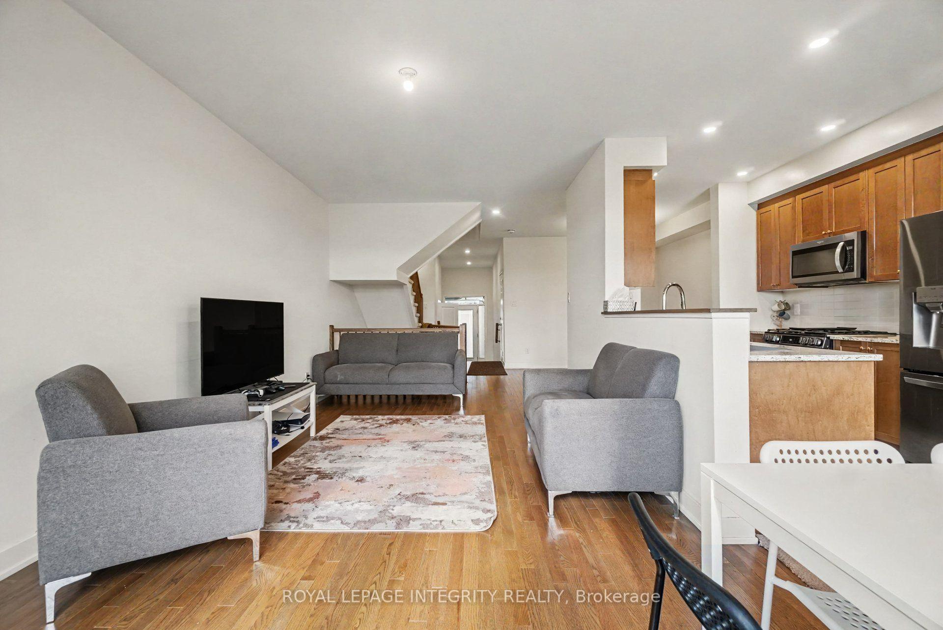 Photo 5 of 226 Monticello Avenue, Ottawa, Kanata - Emerald Meadows/Trailwest — HOMEH
