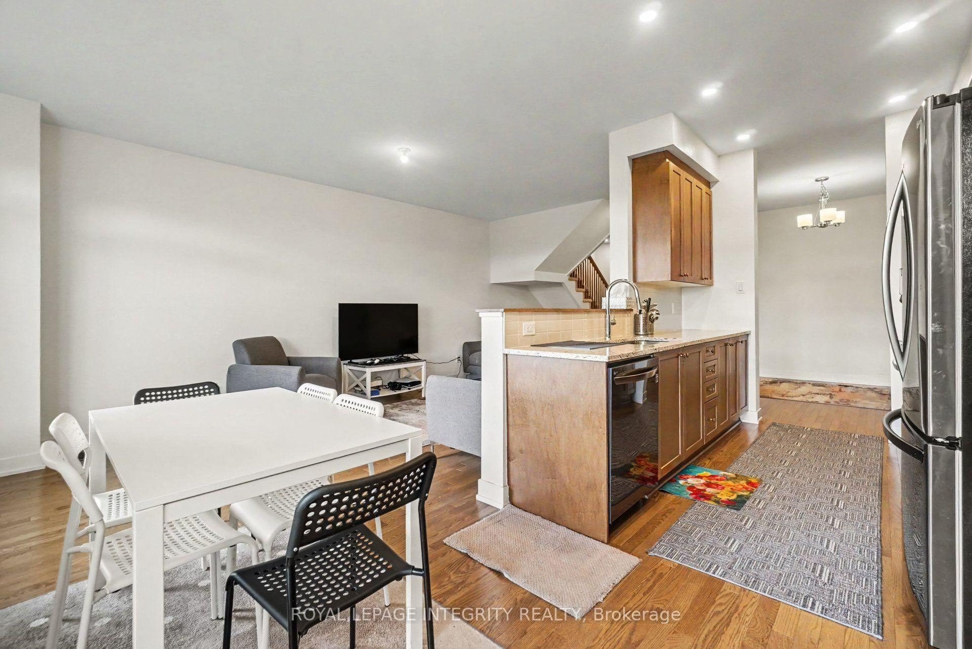 Photo 9 of 226 Monticello Avenue, Ottawa, Kanata - Emerald Meadows/Trailwest — HOMEH