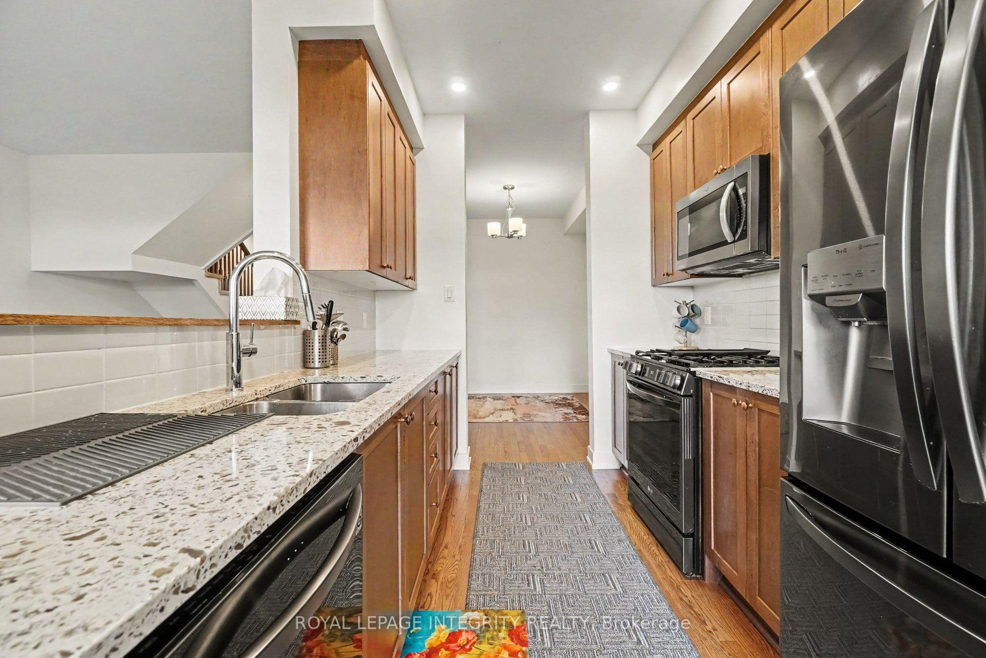 Photo 11 of 226 Monticello Avenue, Ottawa, Kanata - Emerald Meadows/Trailwest — HOMEH