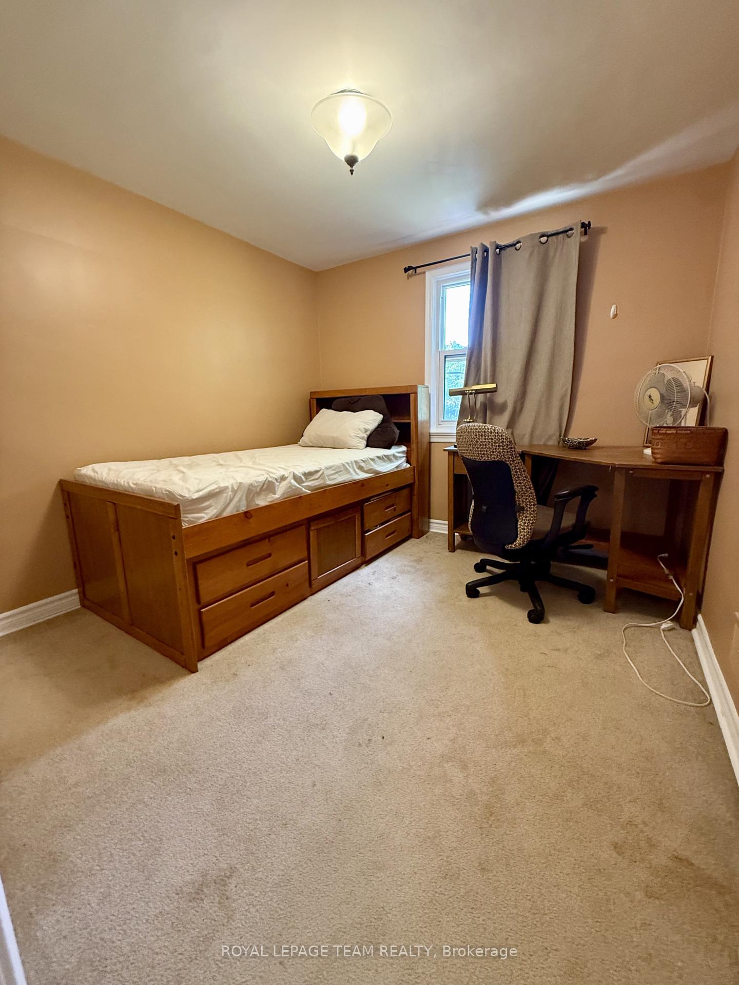 Photo 3 of 881 Smyth Road, Ottawa, Elmvale Acres — HOMEH