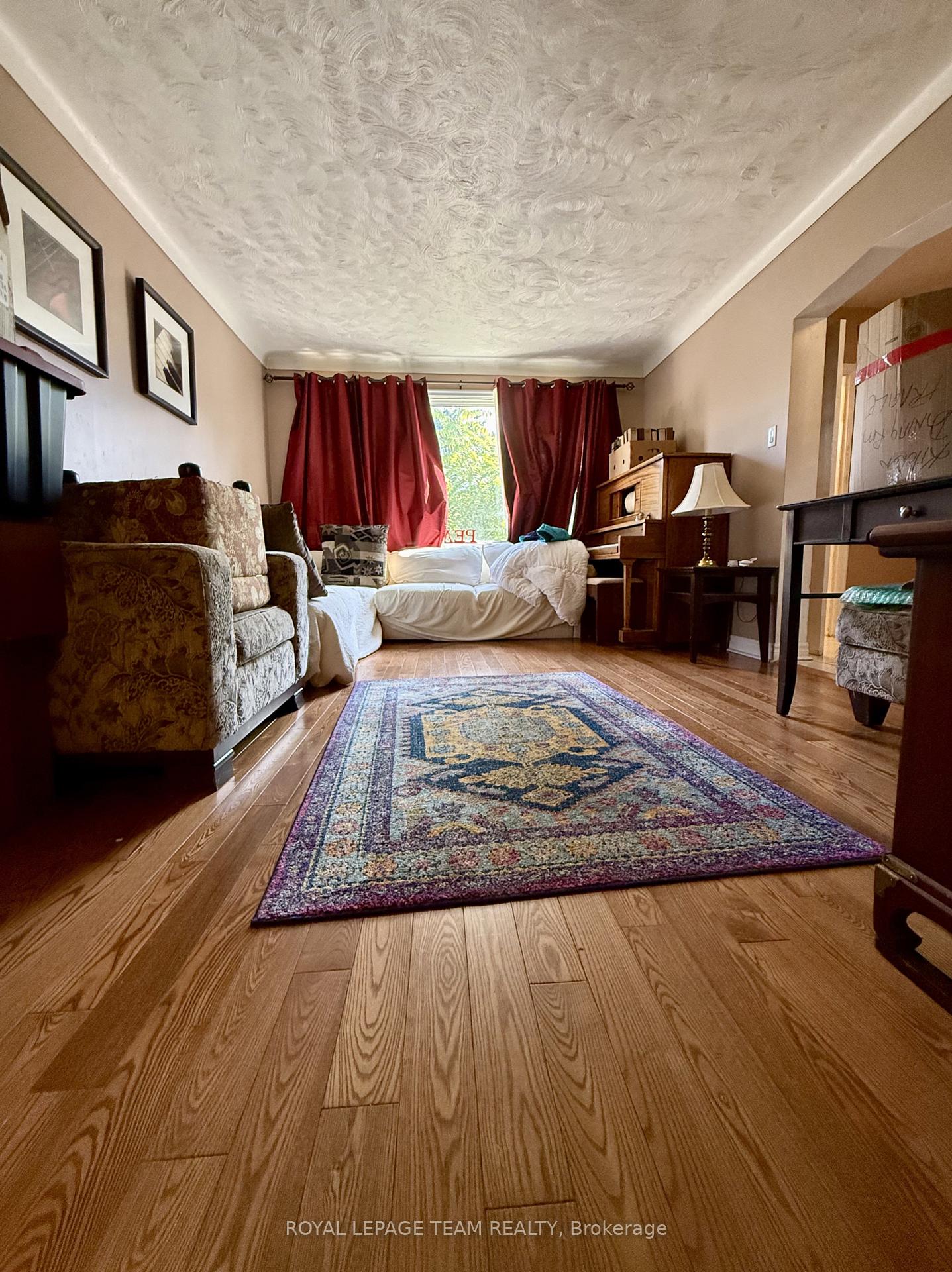 Photo 6 of 881 Smyth Road, Ottawa, Elmvale Acres — HOMEH