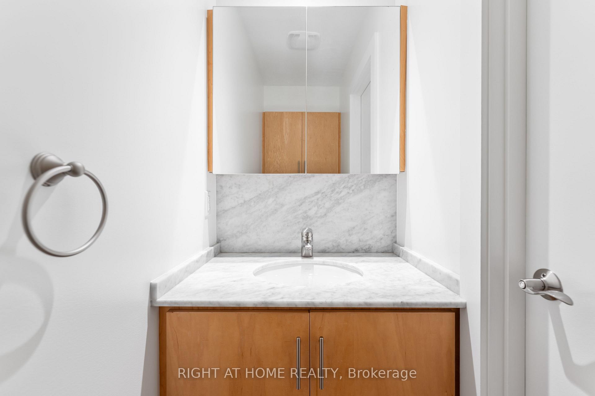 Photo 16 of 49 Tottenham Road, North York, Banbury-Don Mills — HOMEH