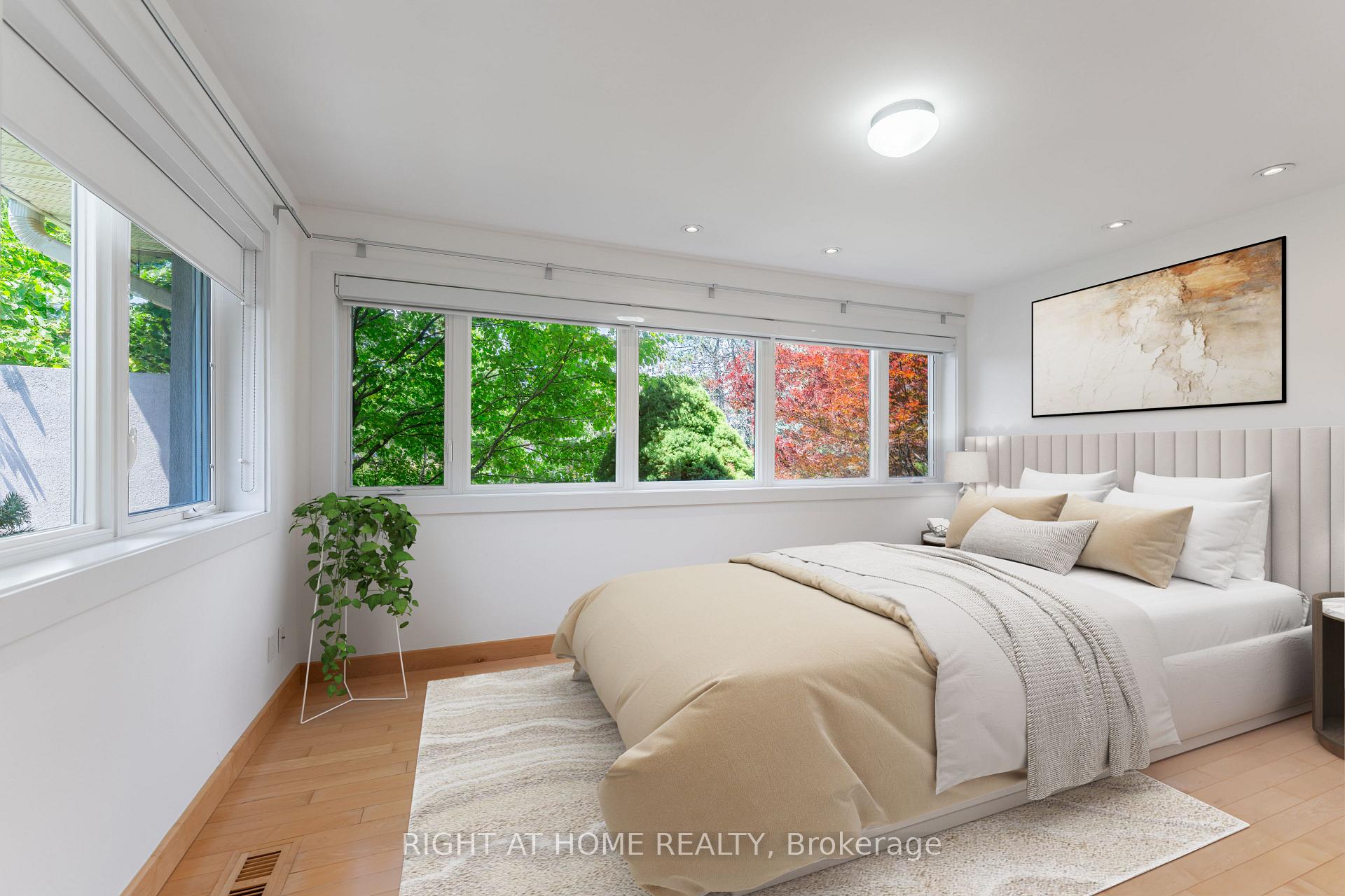 Photo 19 of 49 Tottenham Road, North York, Banbury-Don Mills — HOMEH