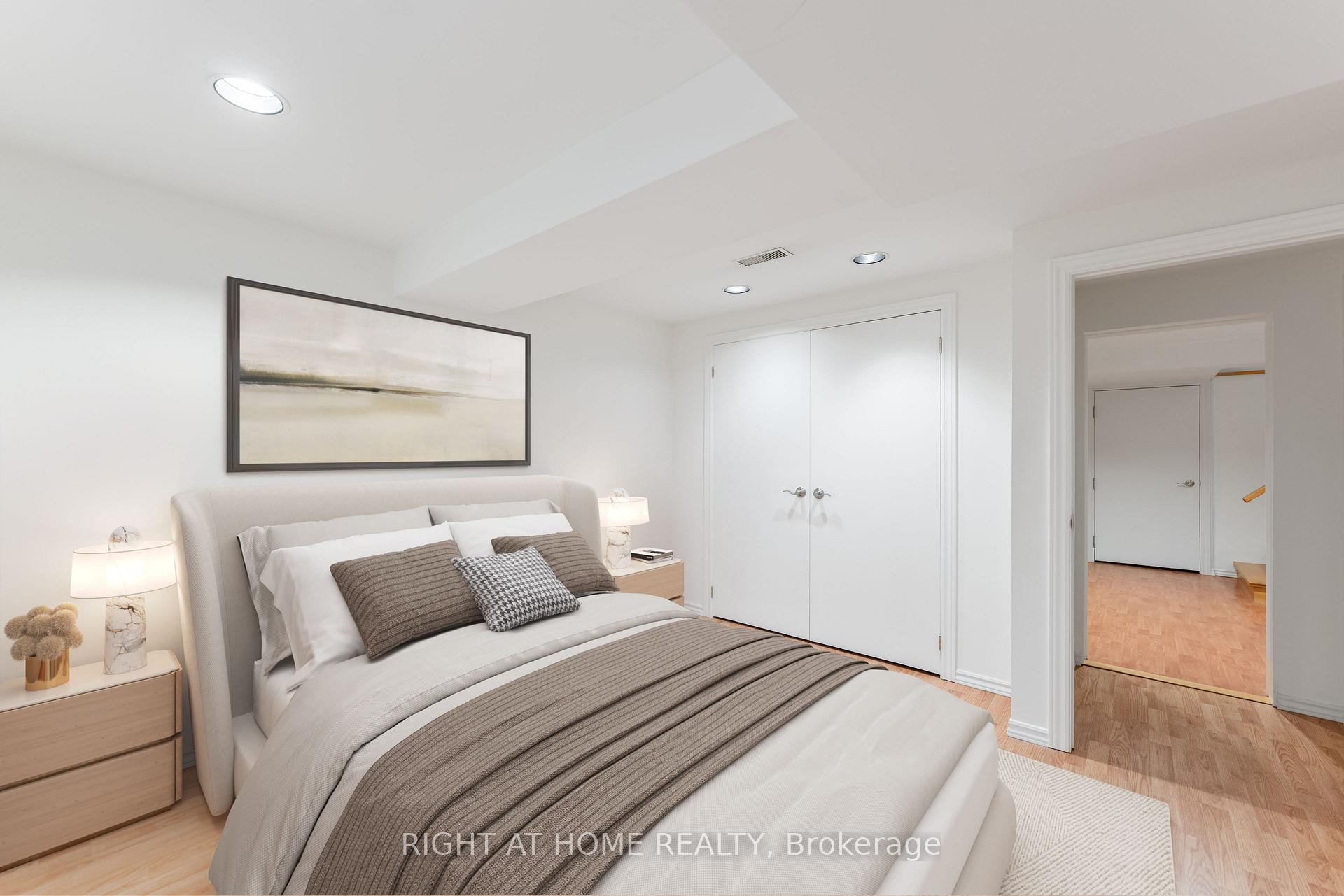 Photo 28 of 49 Tottenham Road, North York, Banbury-Don Mills — HOMEH